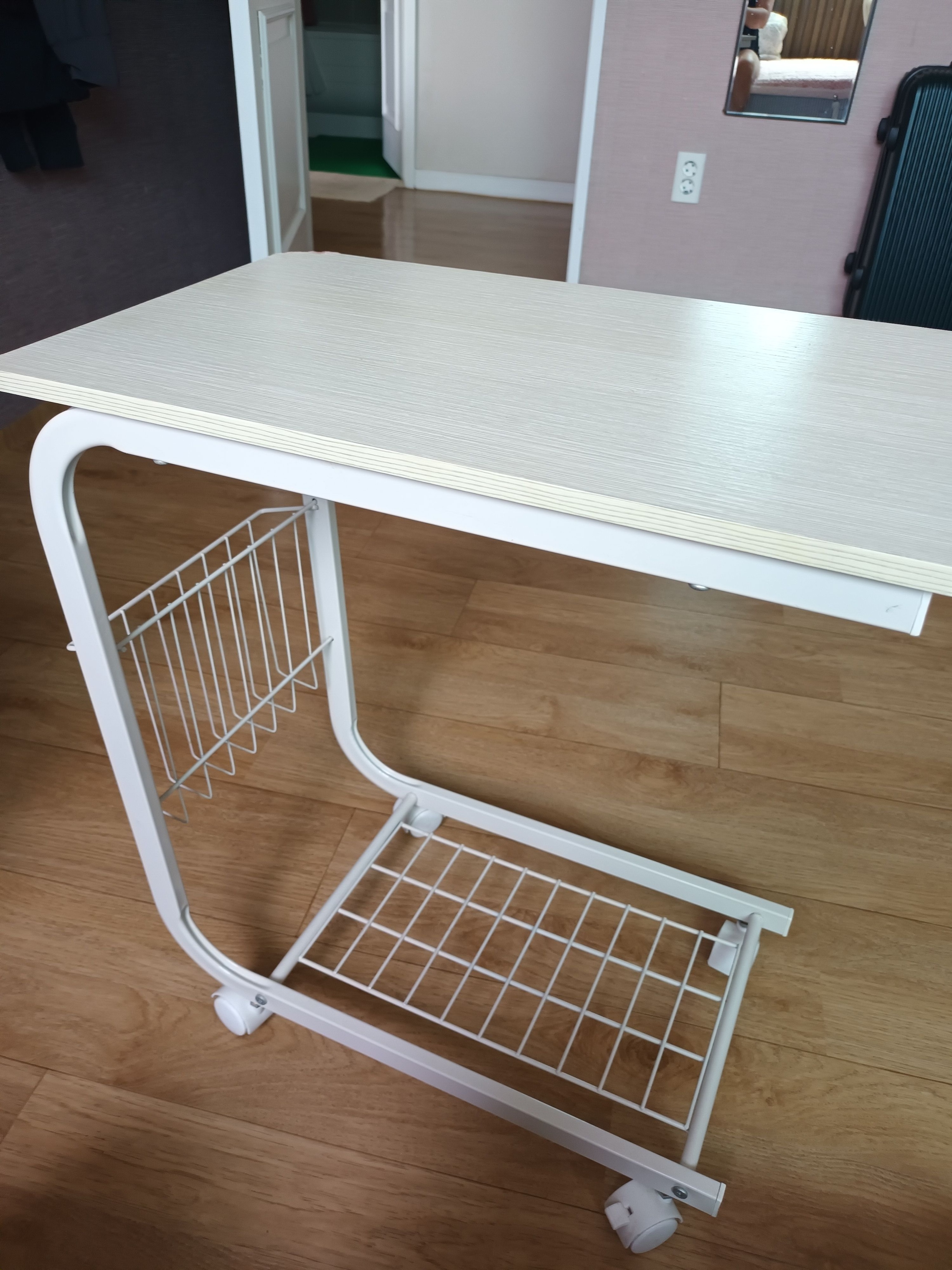 Rolling C-Shaped Side Table with Magazine Rack user photo