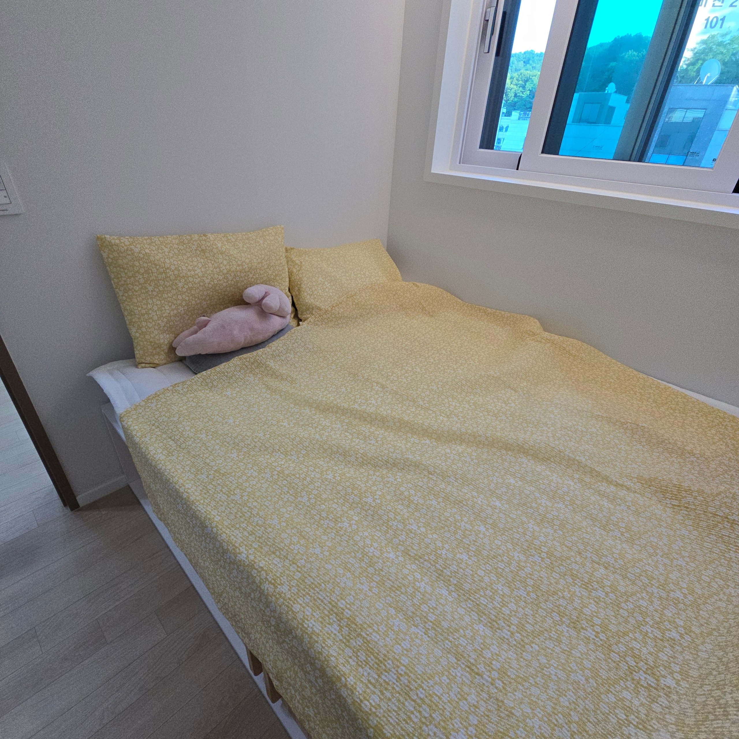 Summer Romance Seersucker Light Blanket + Pillowcase Set user photo