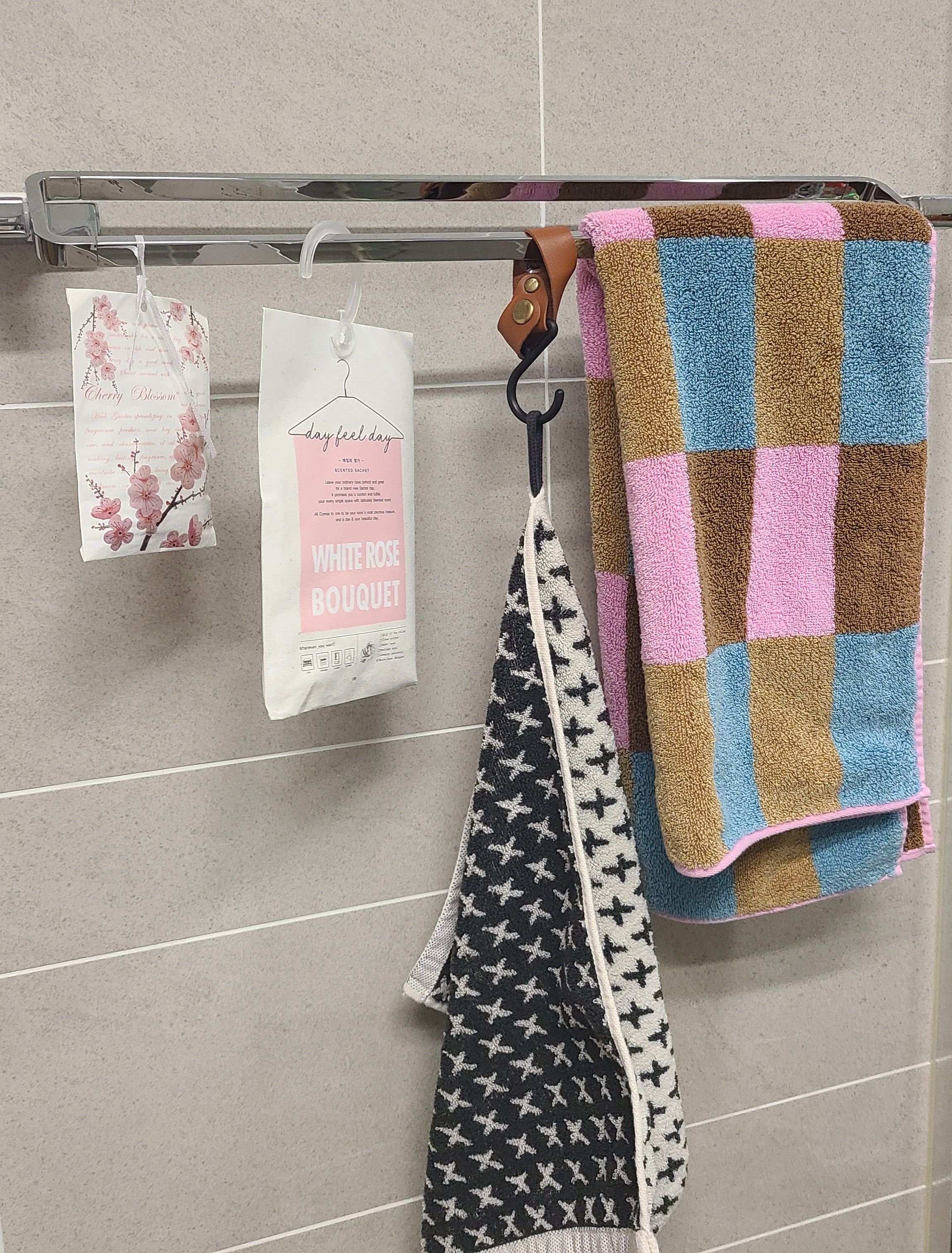 Warmgrey Tail Signature Print Towel Gift Set (3-Piece) user photo