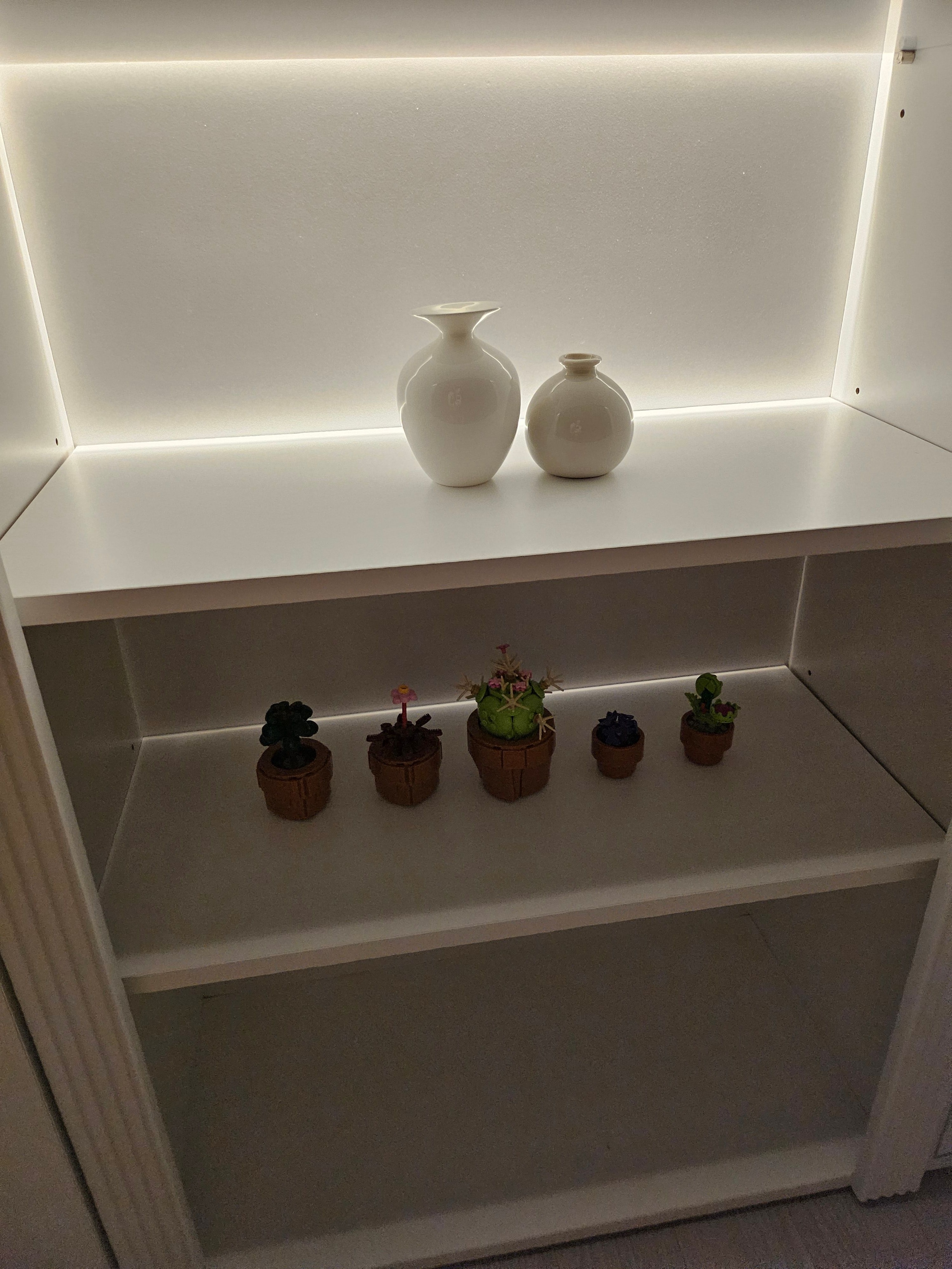 Brims Glossy Mini Ceramic Vase user photo