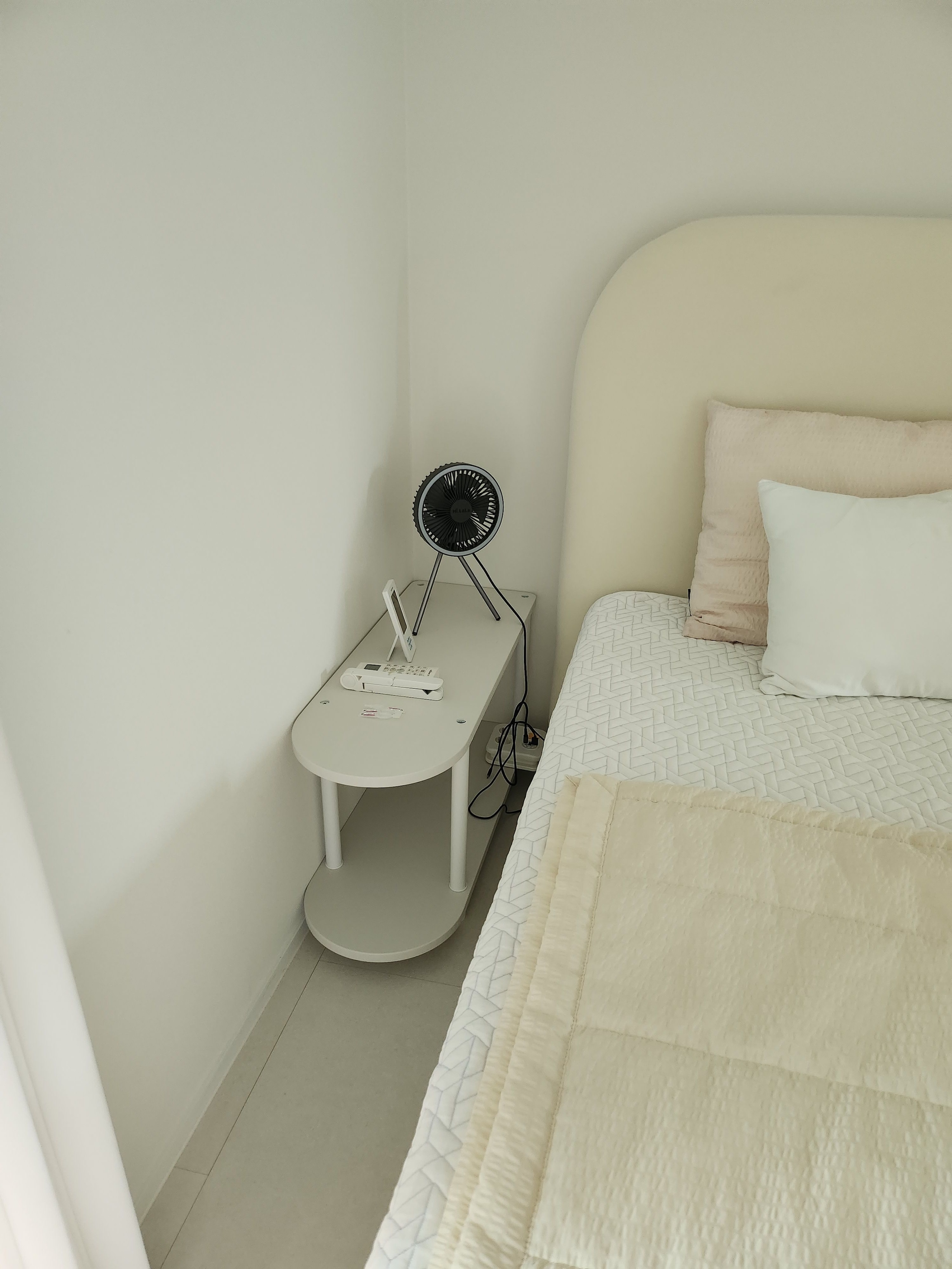 Half-Moon Wooden Shelf user photo