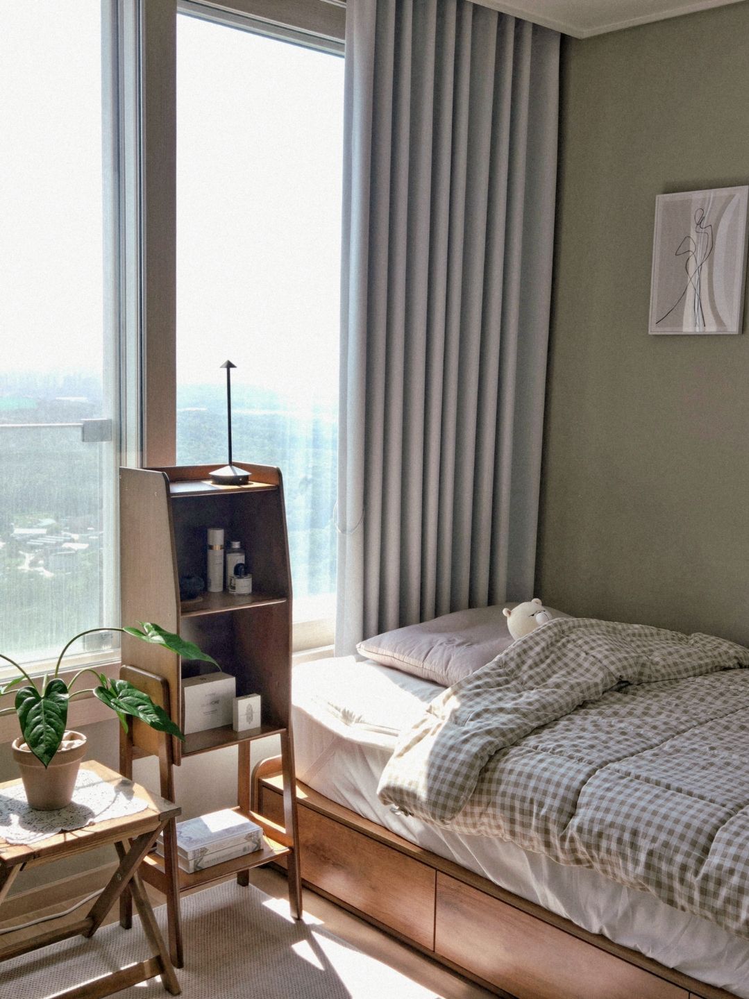 Sleek Modern Desk Lamp user photo