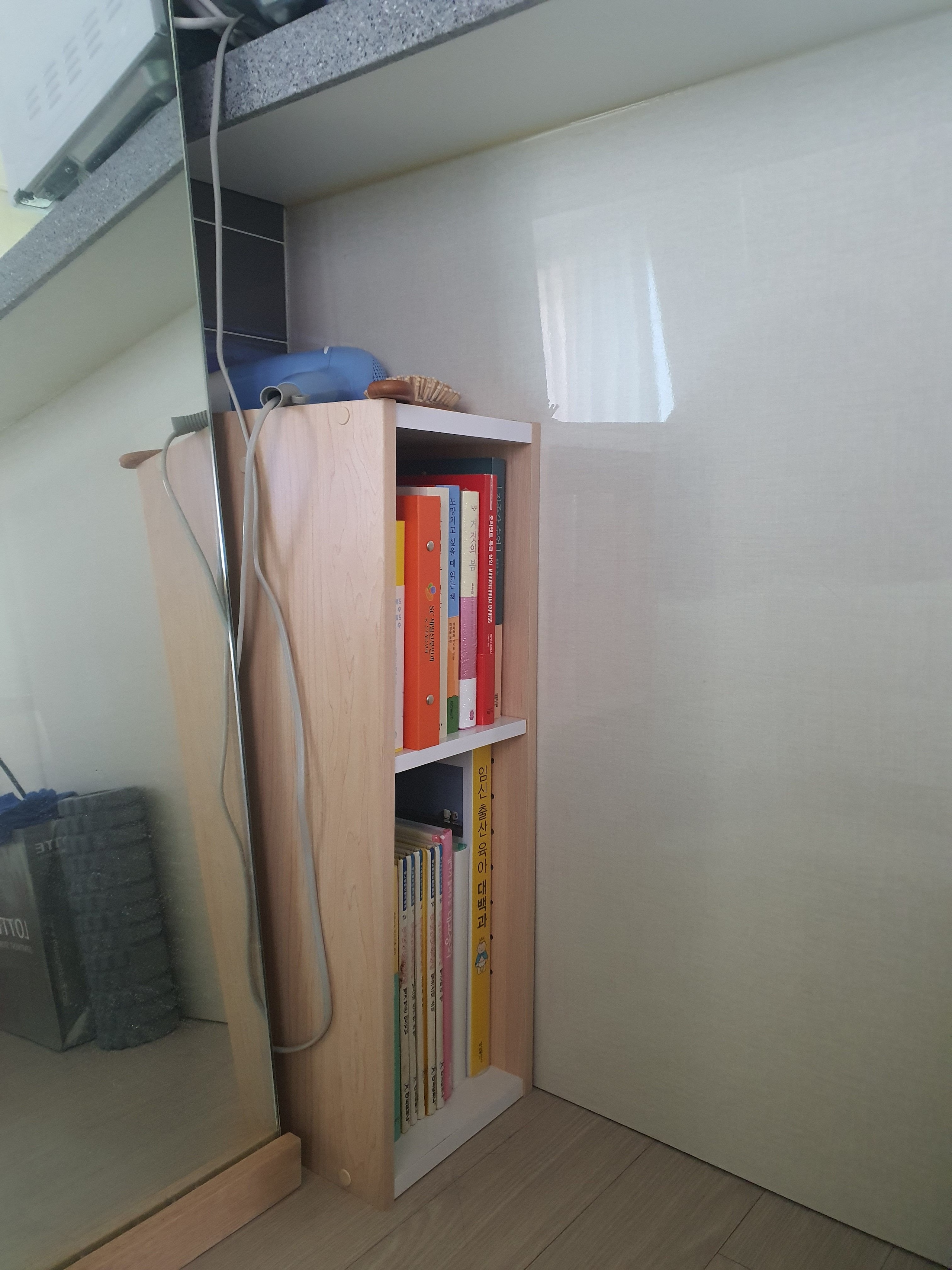 Slim Wood Side Shelf user photo