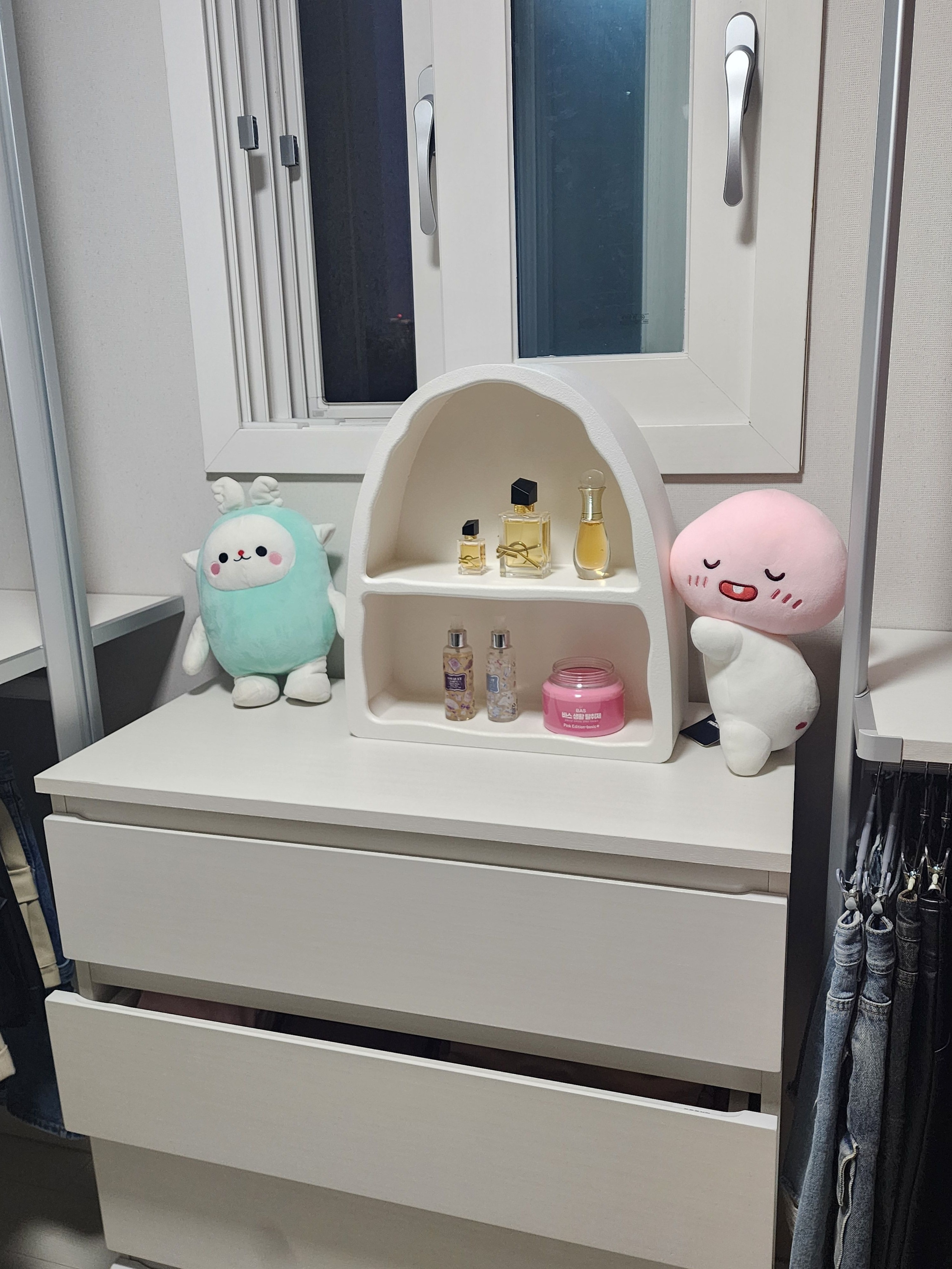 Two-Tier Arched Display Shelf user photo