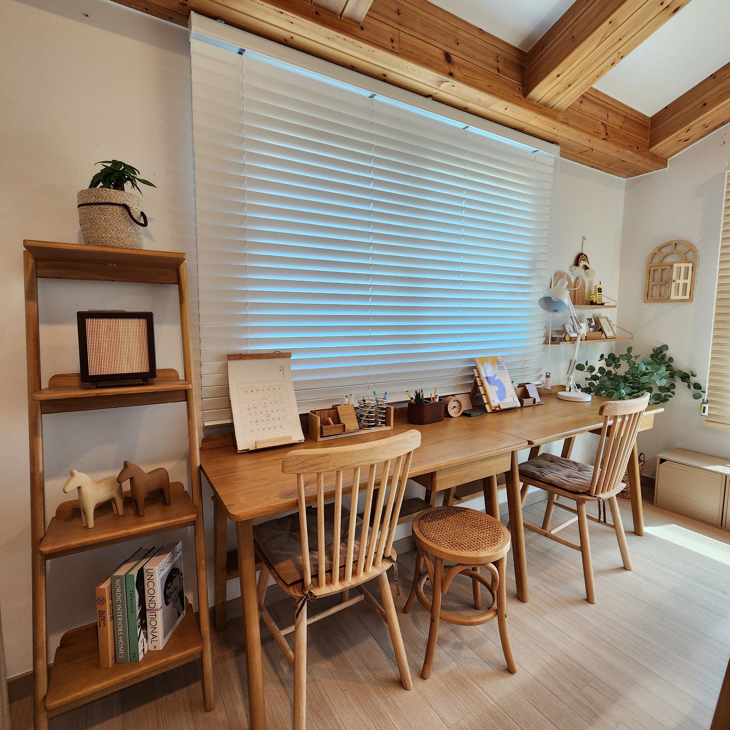 Carved Wooden Arch user photo