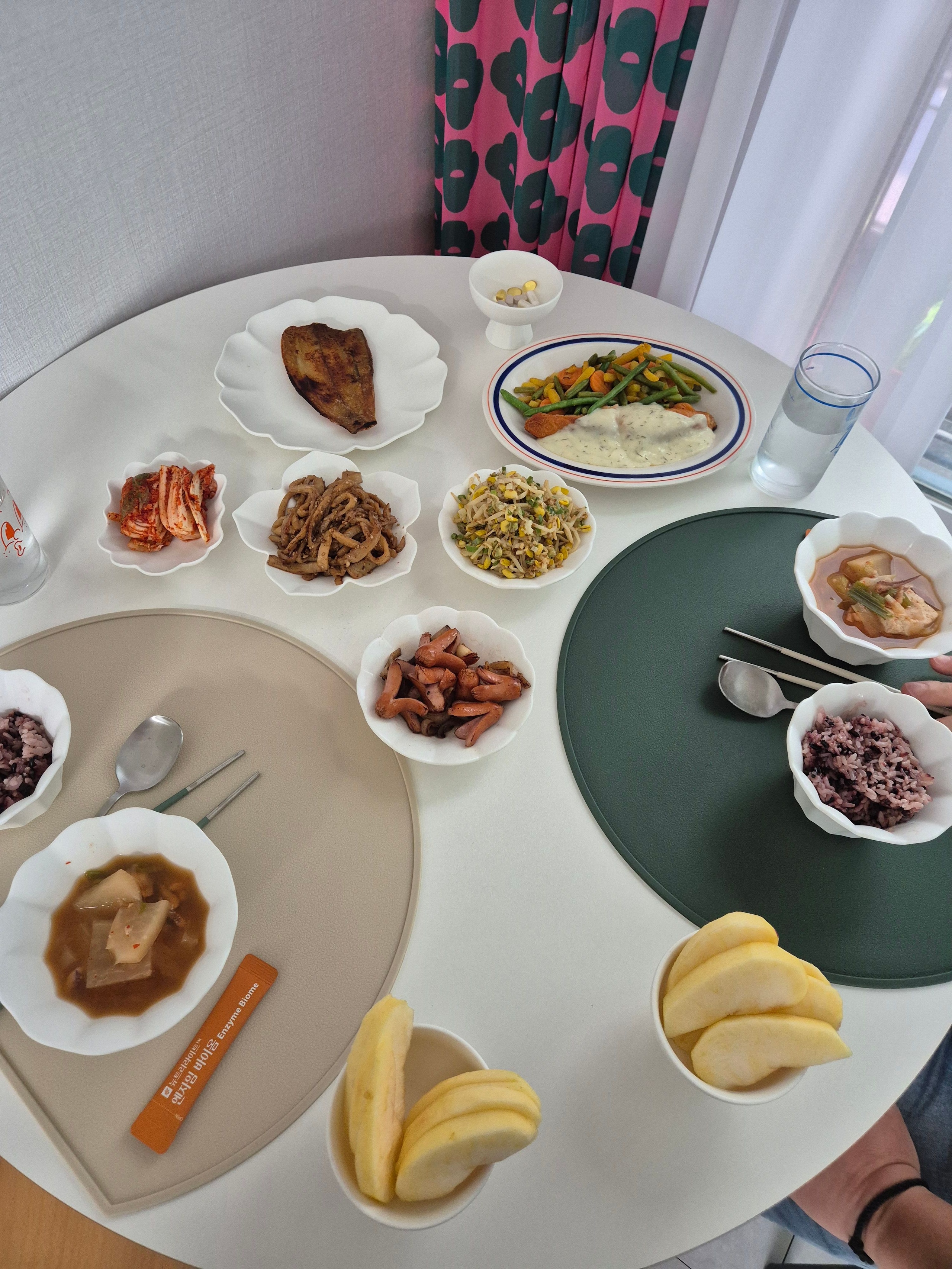 Moi Ceramic Dinnerware Set (5-Piece) user photo
