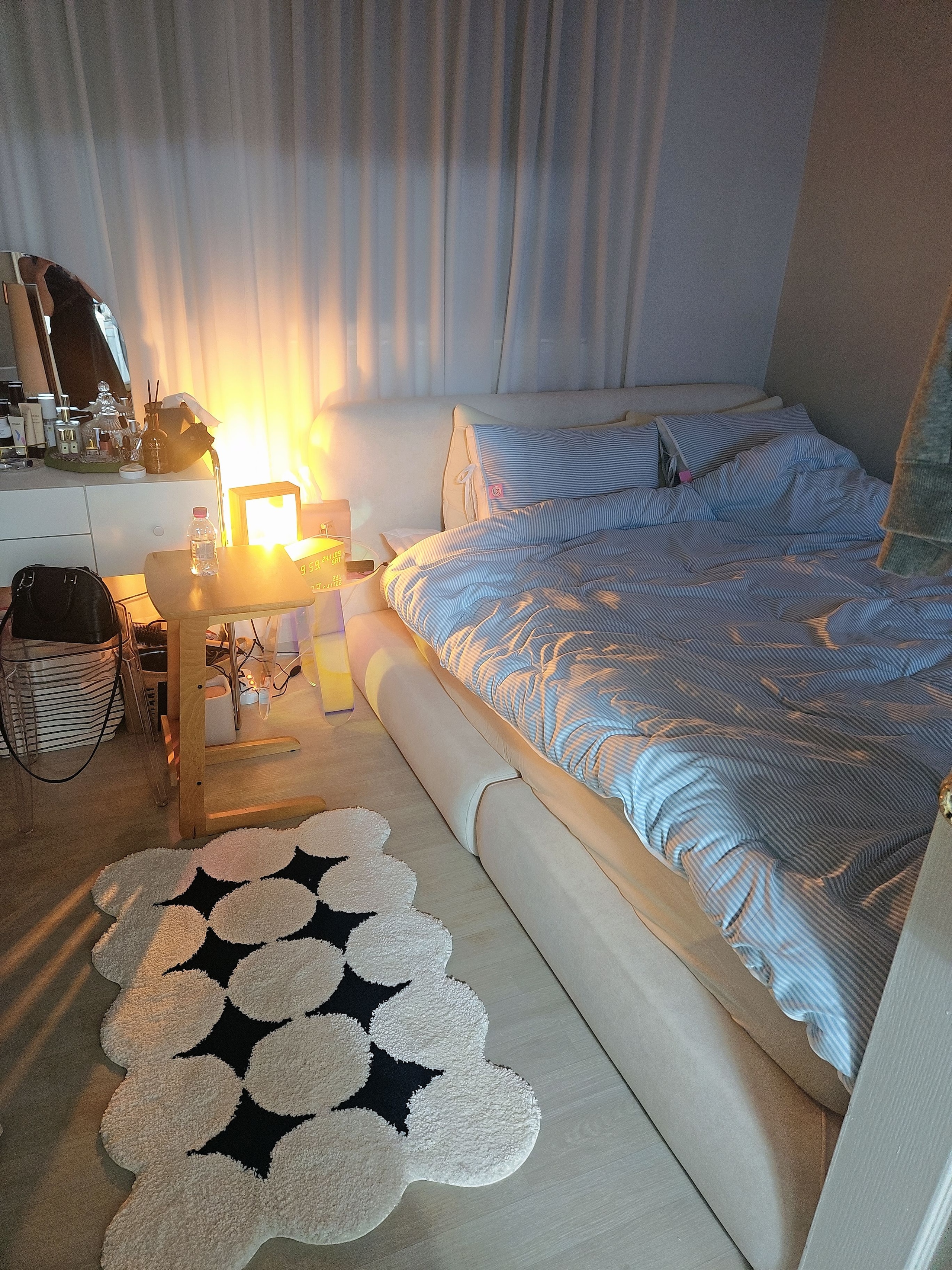 LIVING HIP SLEEK ミッドセンチュリーモダンコンソール収納ドレッサー