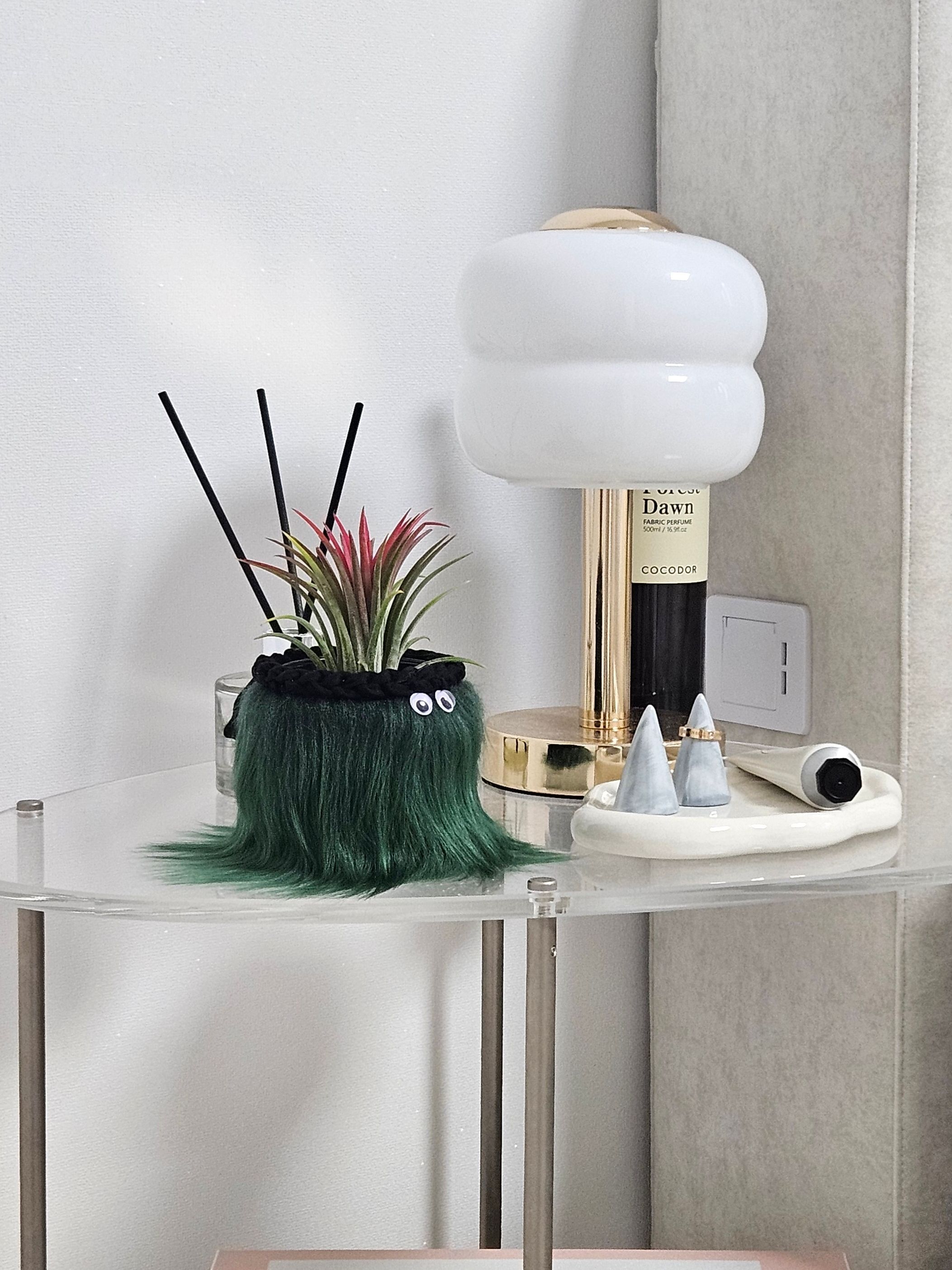 LED Gloomy Table Lamp user photo