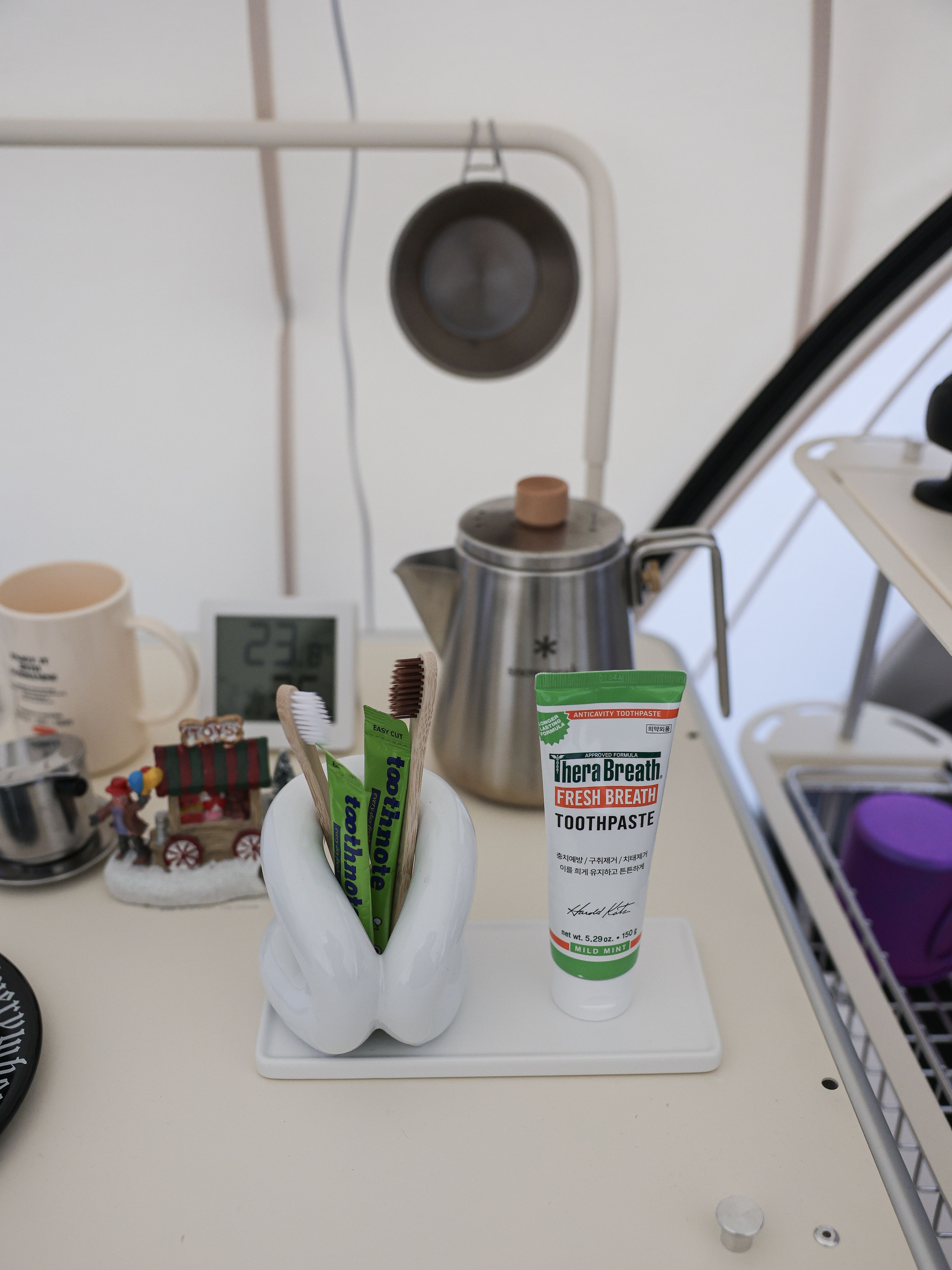 Ceramic Toothbrush Holder and Tray Set user photo