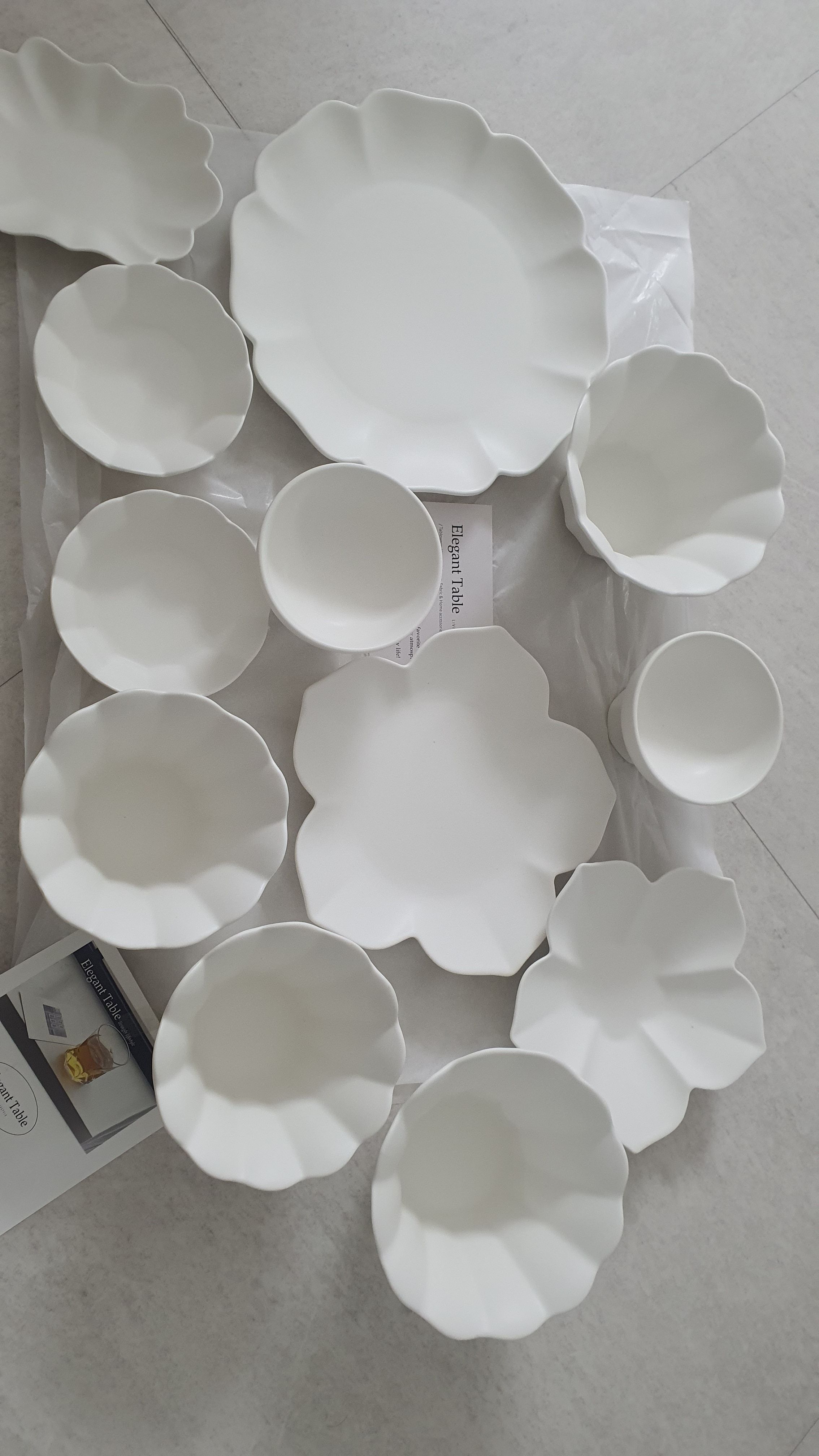 Eunseol Petal Dinnerware Set (12-Piece) user photo
