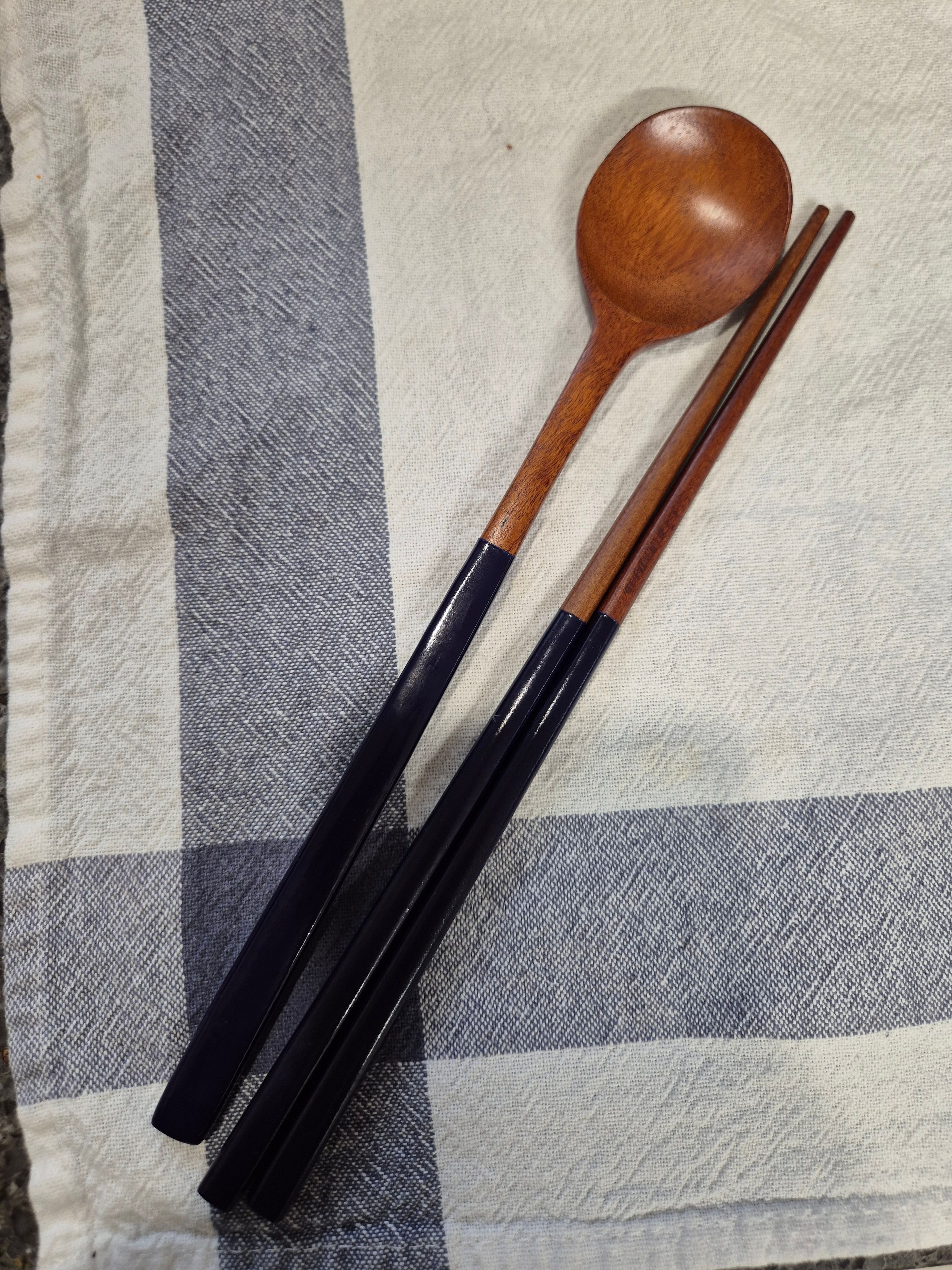 Two-Tone Wood Spoon & Chopsticks Set for 4 user photo