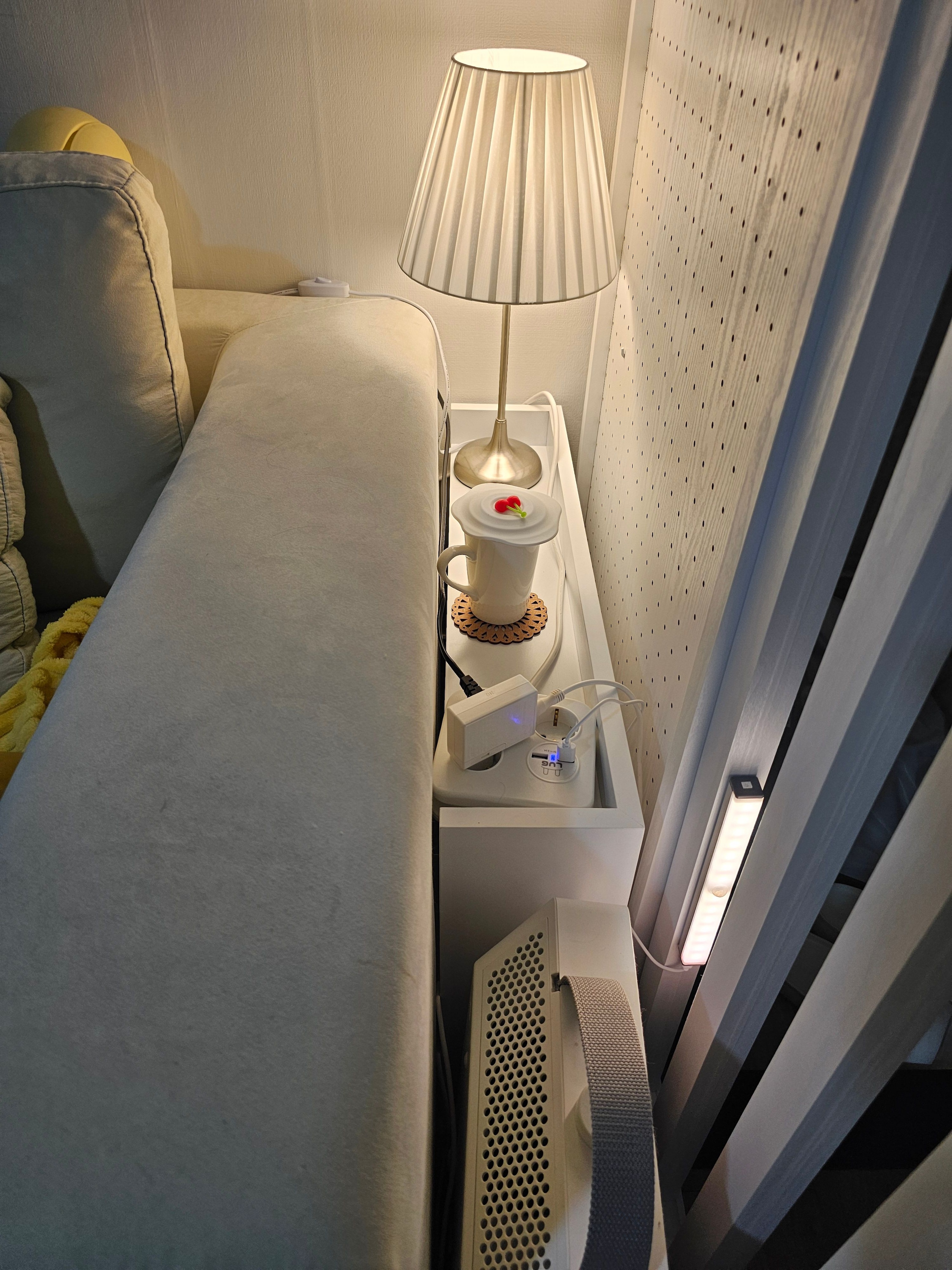Velita Bedside Gap Side Table Storage Cabinet user photo