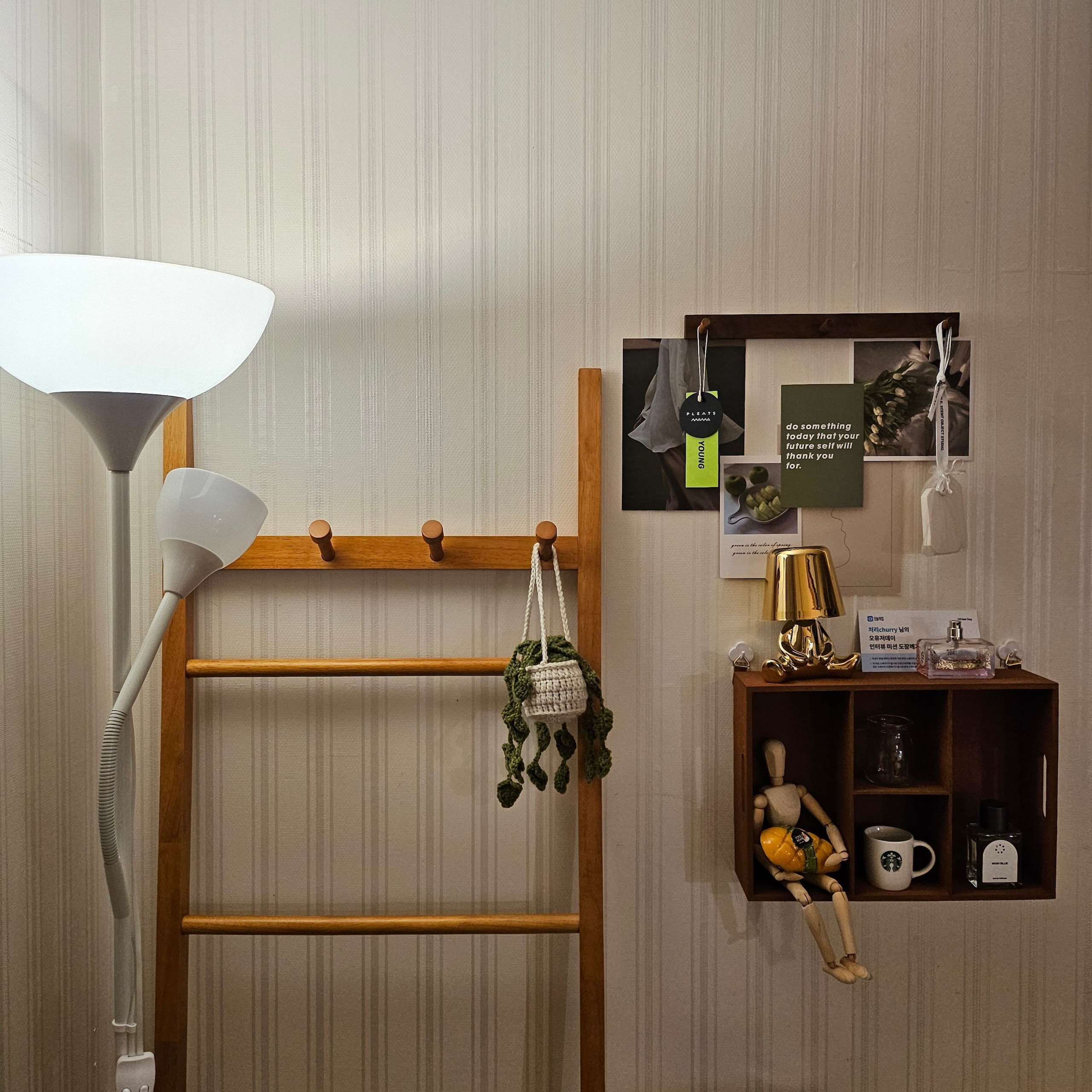 Solid Wood Ladder Clothes Rack Stand user photo