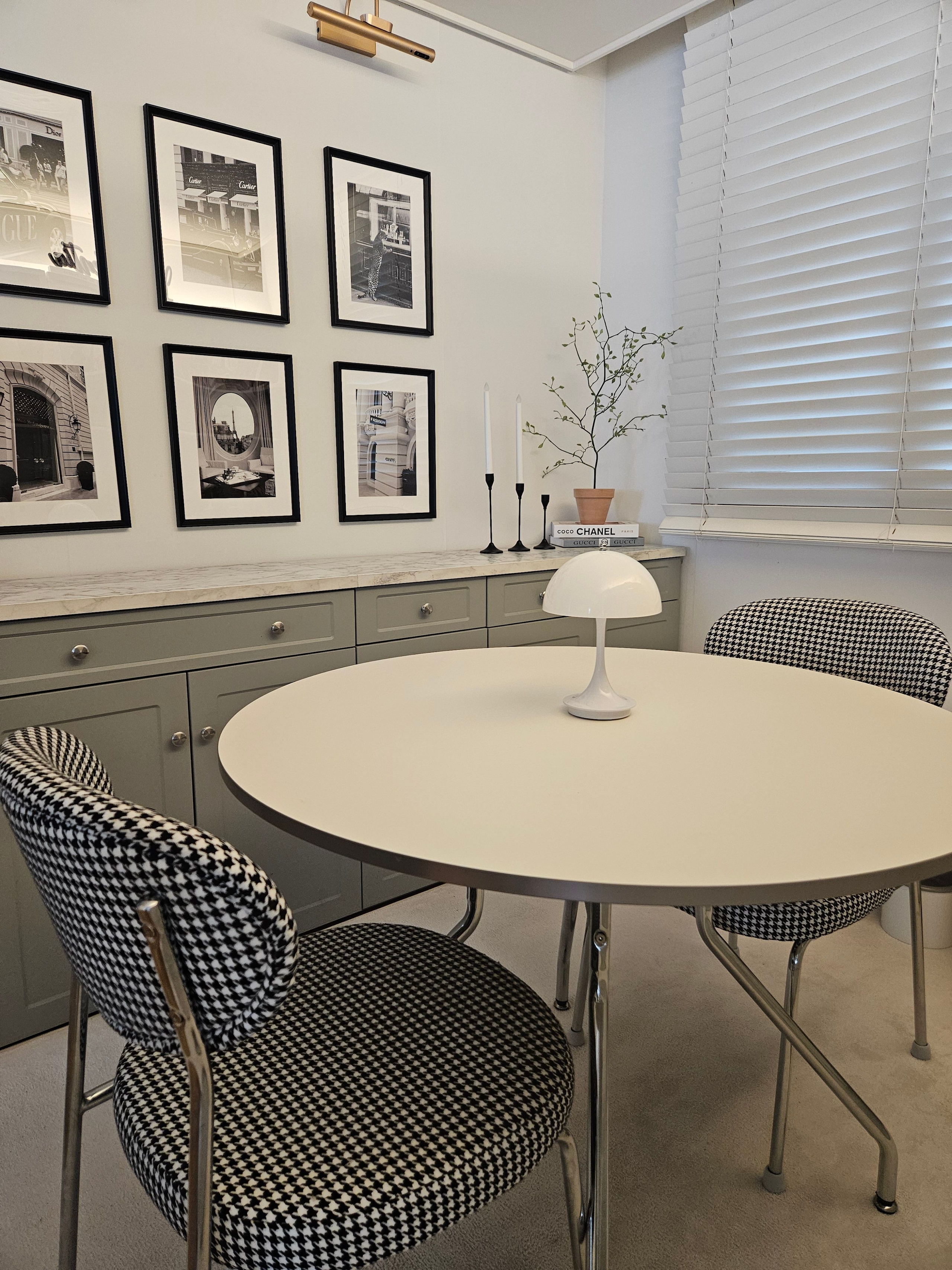 Round Steel Leg Dining Table user photo