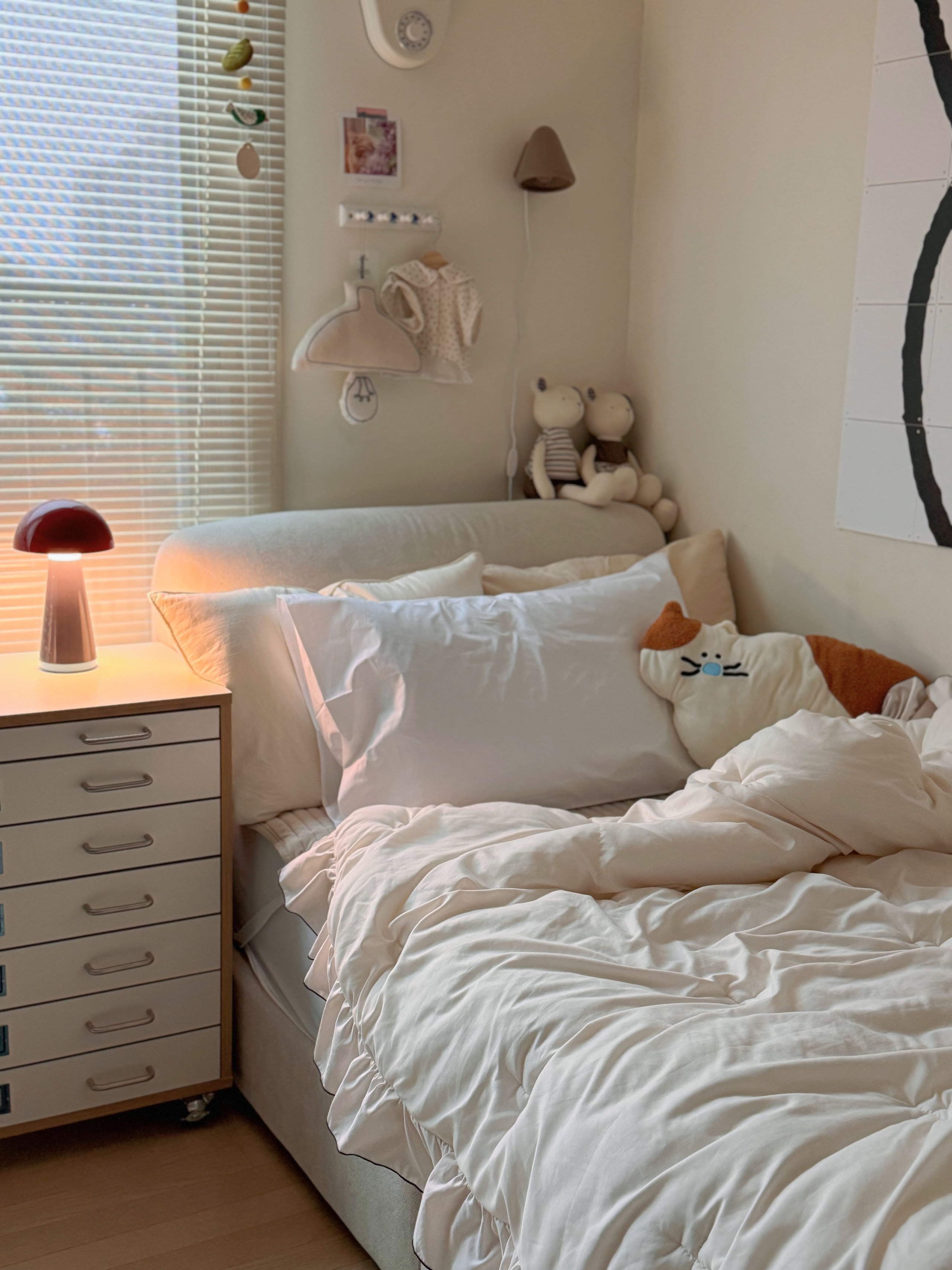 Hotel Style Dust Free Frill Comforter user photo