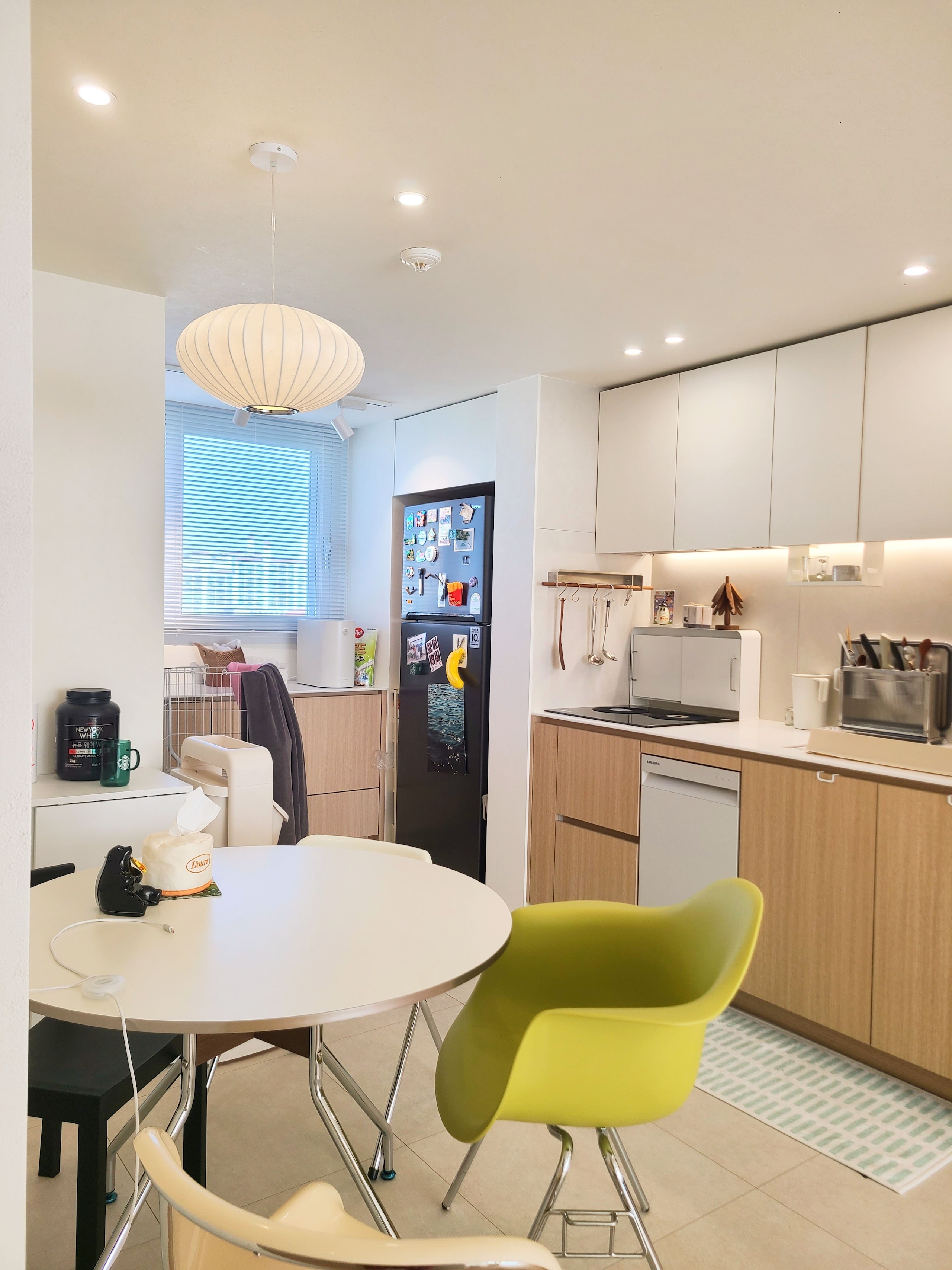 Round Steel Leg Dining Table user photo