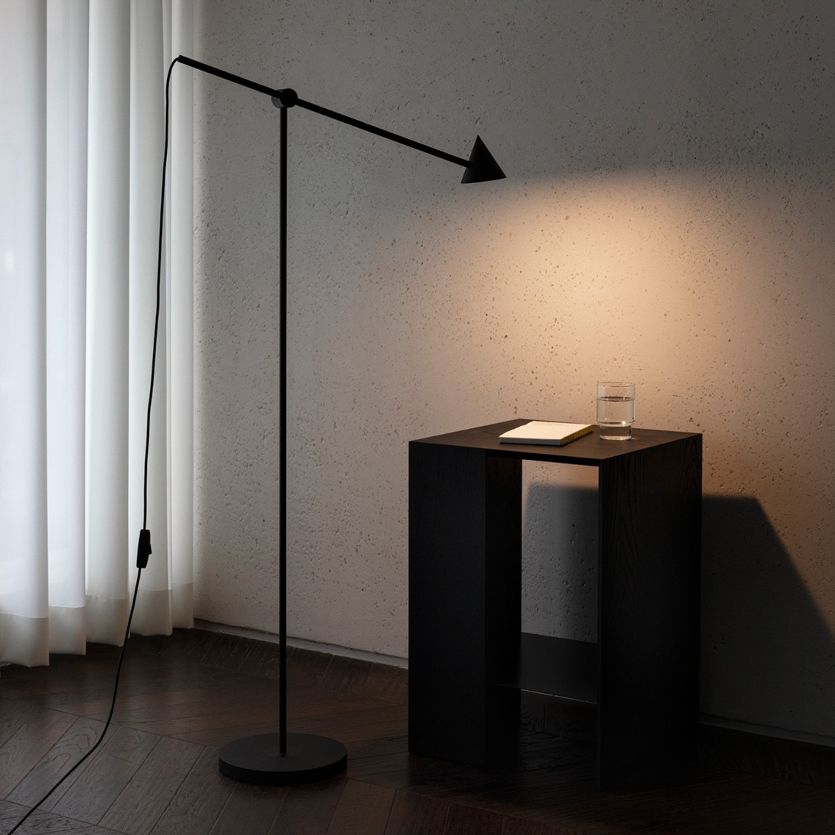 잭슨카멜레온 Pin Floor Lamp - 최저가 594,000원