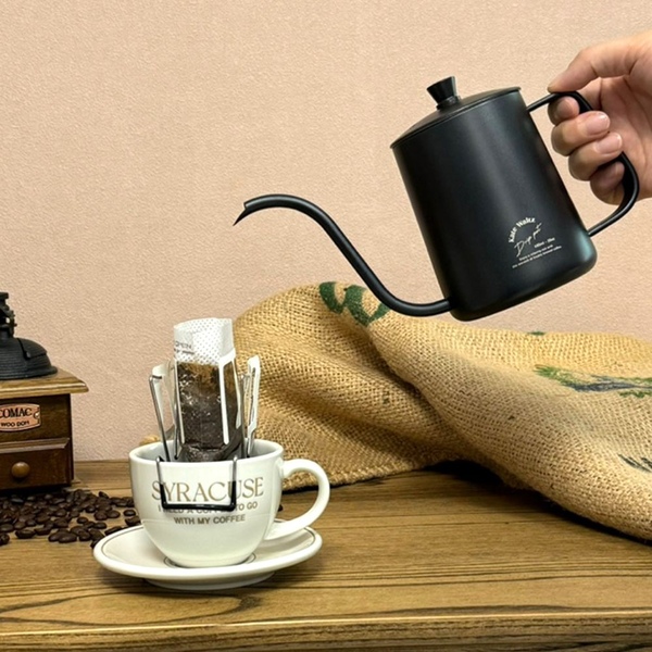 케이트왈츠 커피 드립포트 블랙 테프론 주전자 핸드드립 커피 600ml