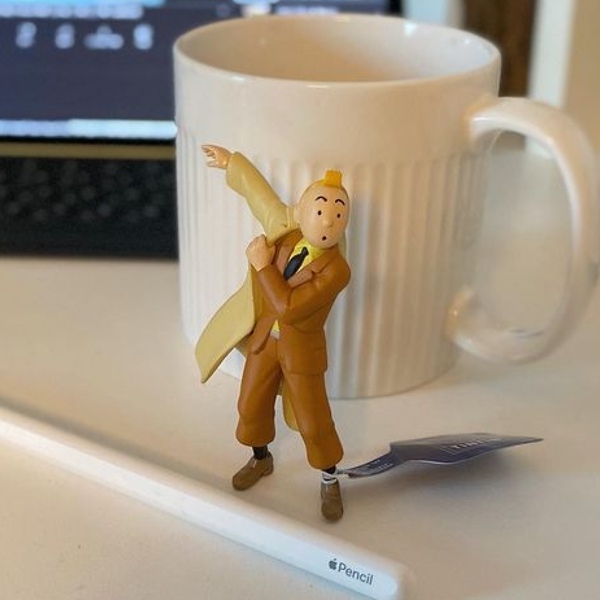 TINTIN PUTS ITS TRENCH 땡땡 트렌치 피규어