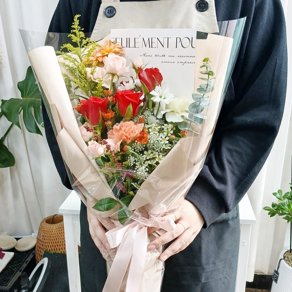 계절생화 꽃다발+카드메세지 서비스 중형 40cm~ 꽃배송 꽃배달 노랑 핑크 택 개업 기념일