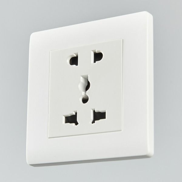 리옹 매트화이트 다국적 콘센트 Pin&3Pin 융 타입 220V 국산 무광 유럽형