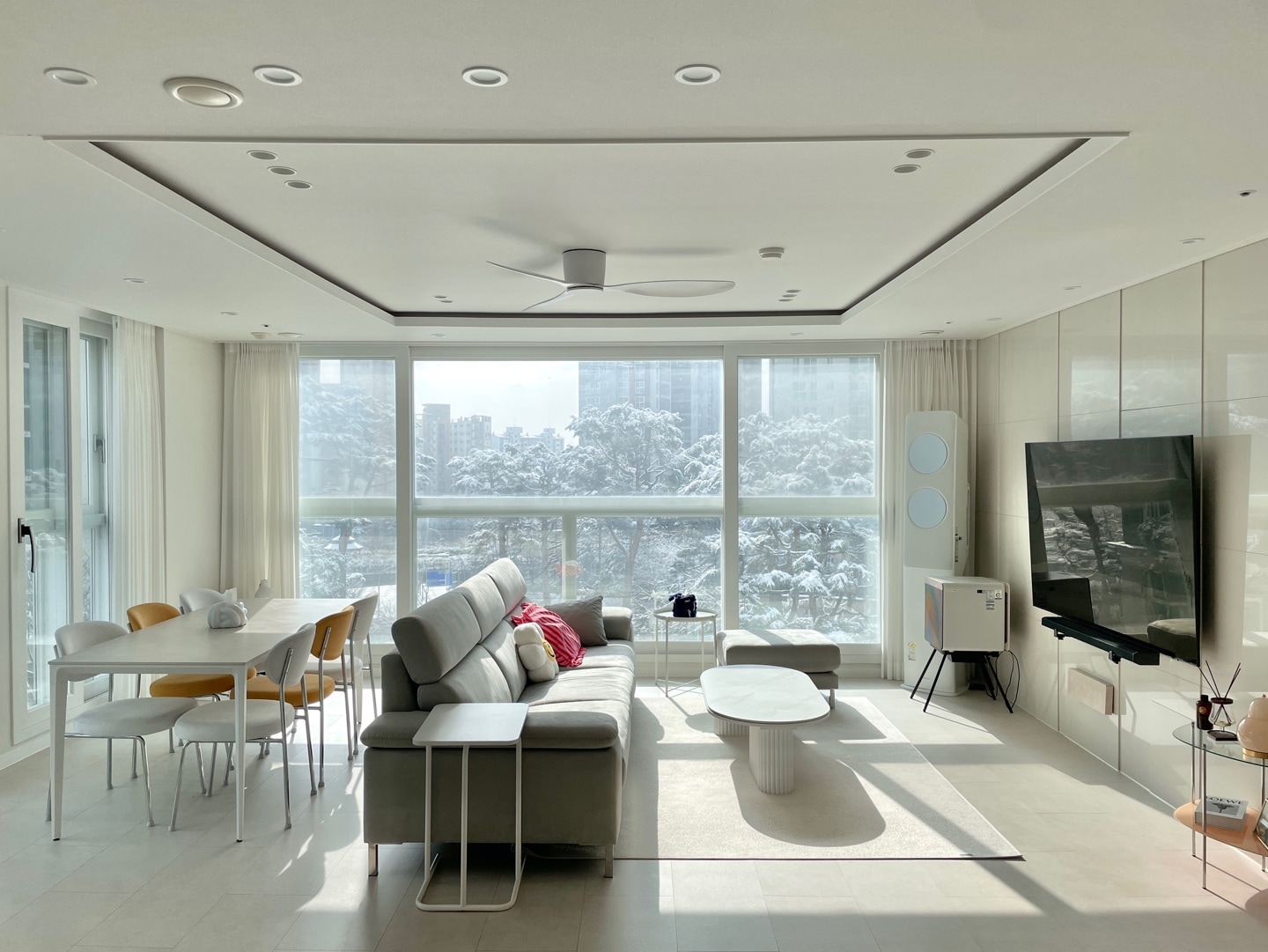 2-Tier Wavy Glass Table user photo