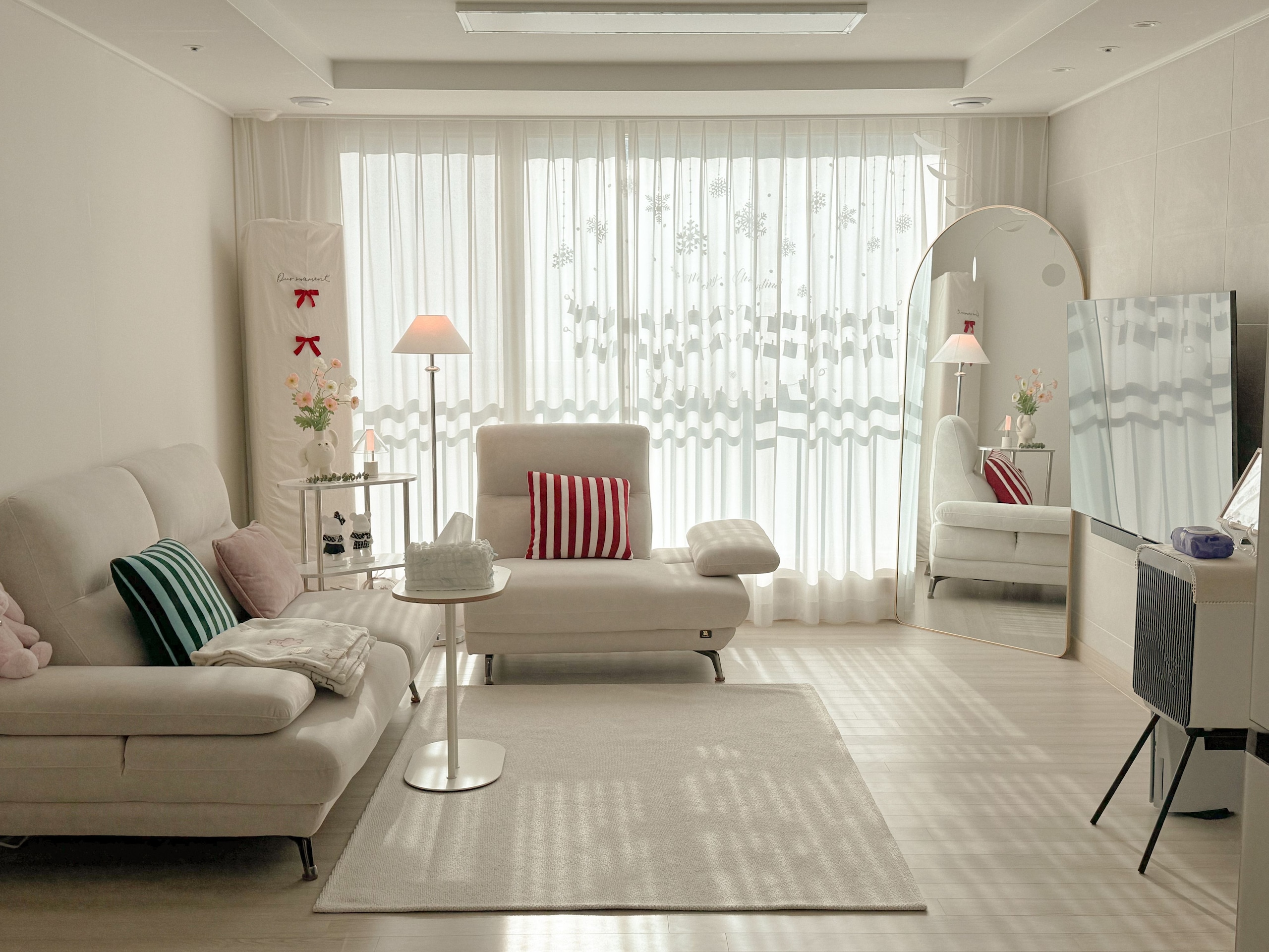 Slim C-Side Sofa Table user photo