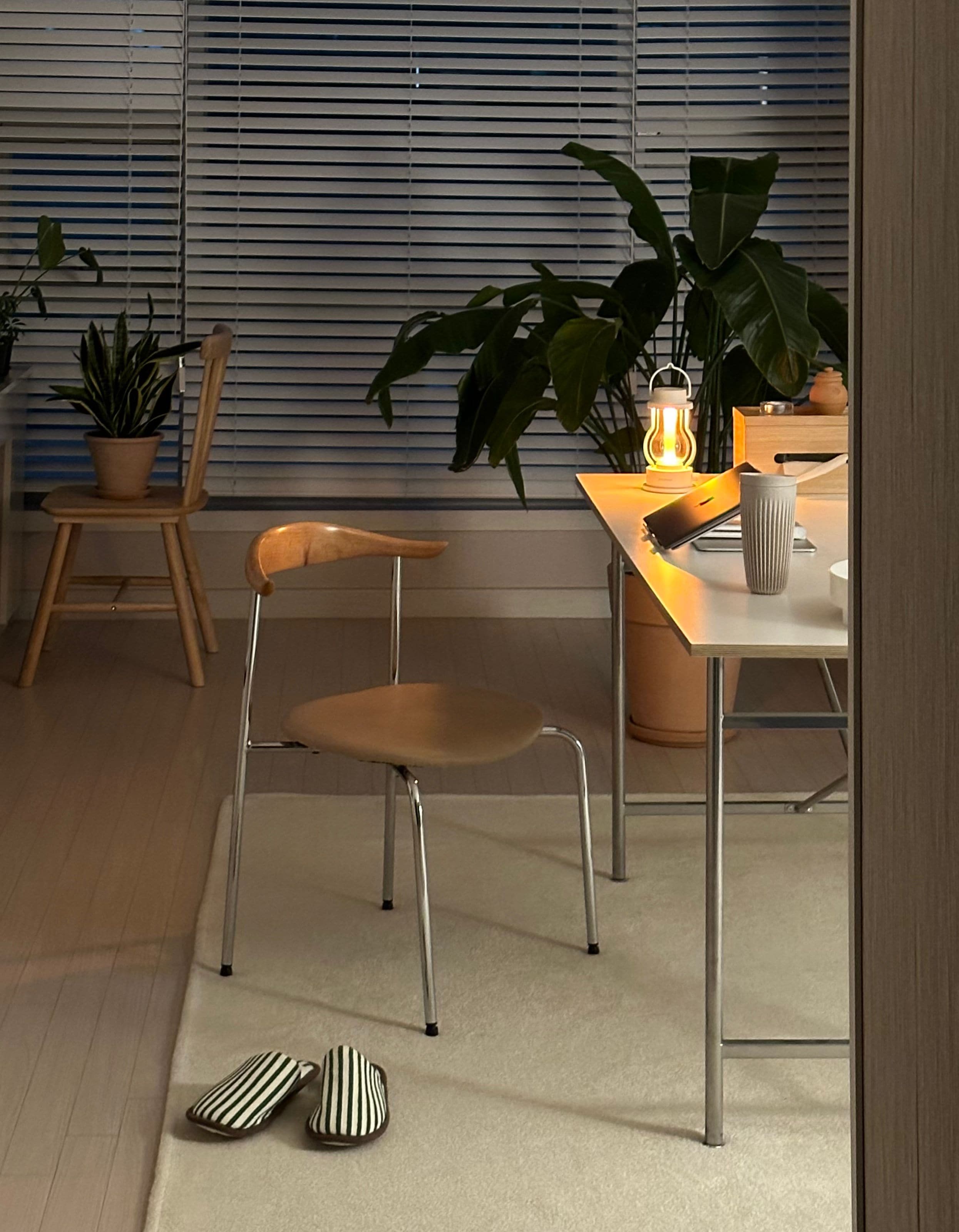 Mid Century Wooden Back Dining Chair user photo