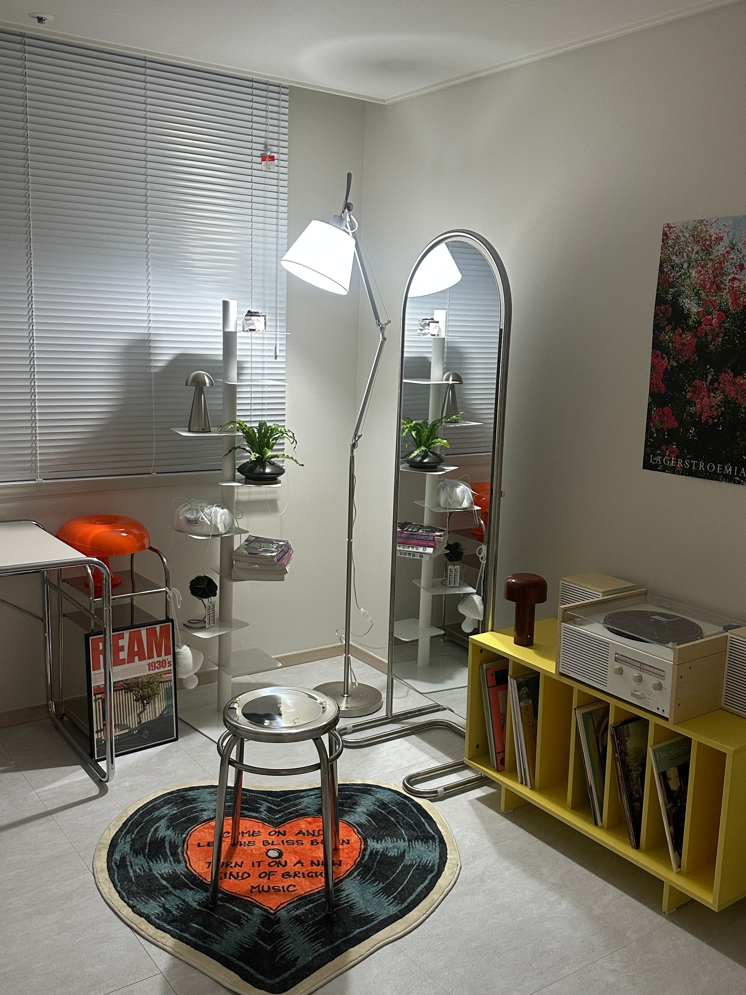 Cone Base Cordless Table Lamp user photo