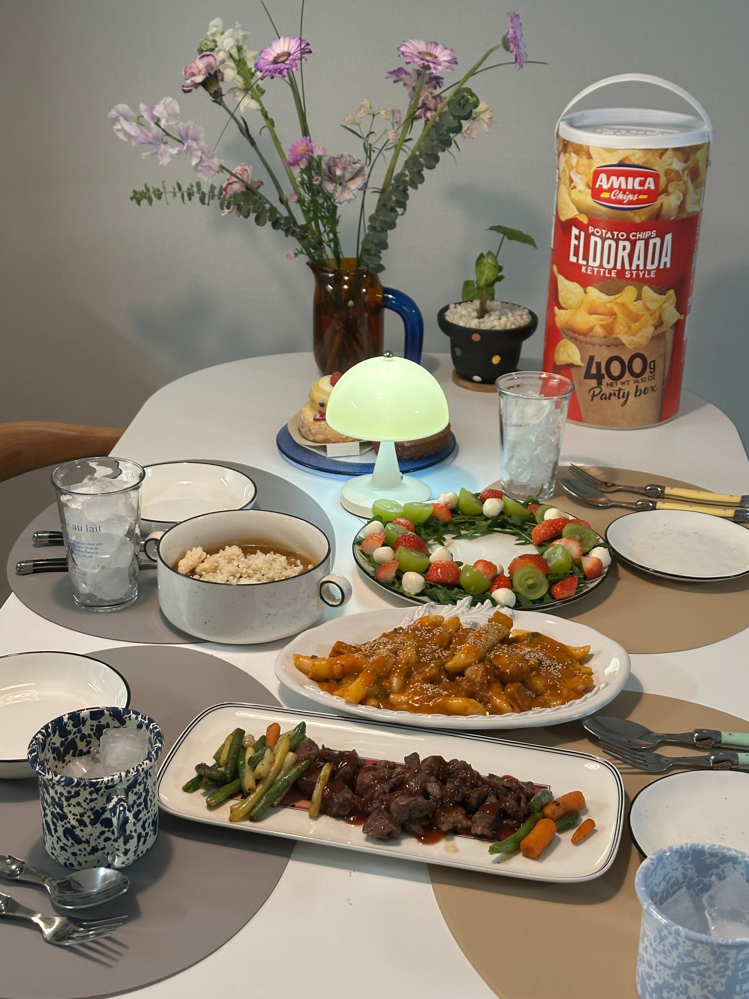 Stone Line Ceramic Dinnerware Set for 6 (42-Piece) user photo