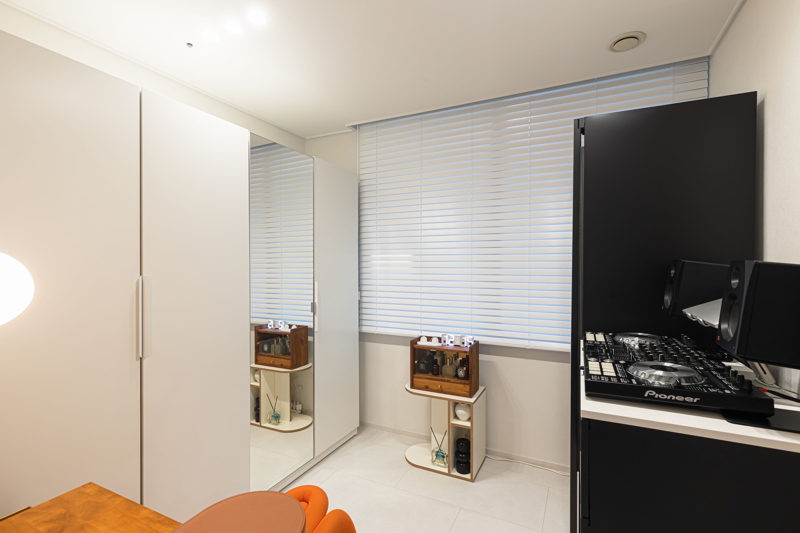 Round Shelf Side Table user photo