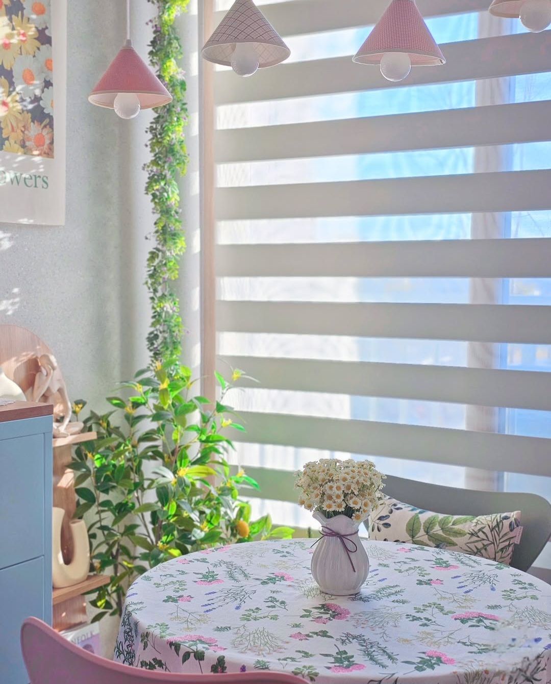 Short Pleated White Vase user photo