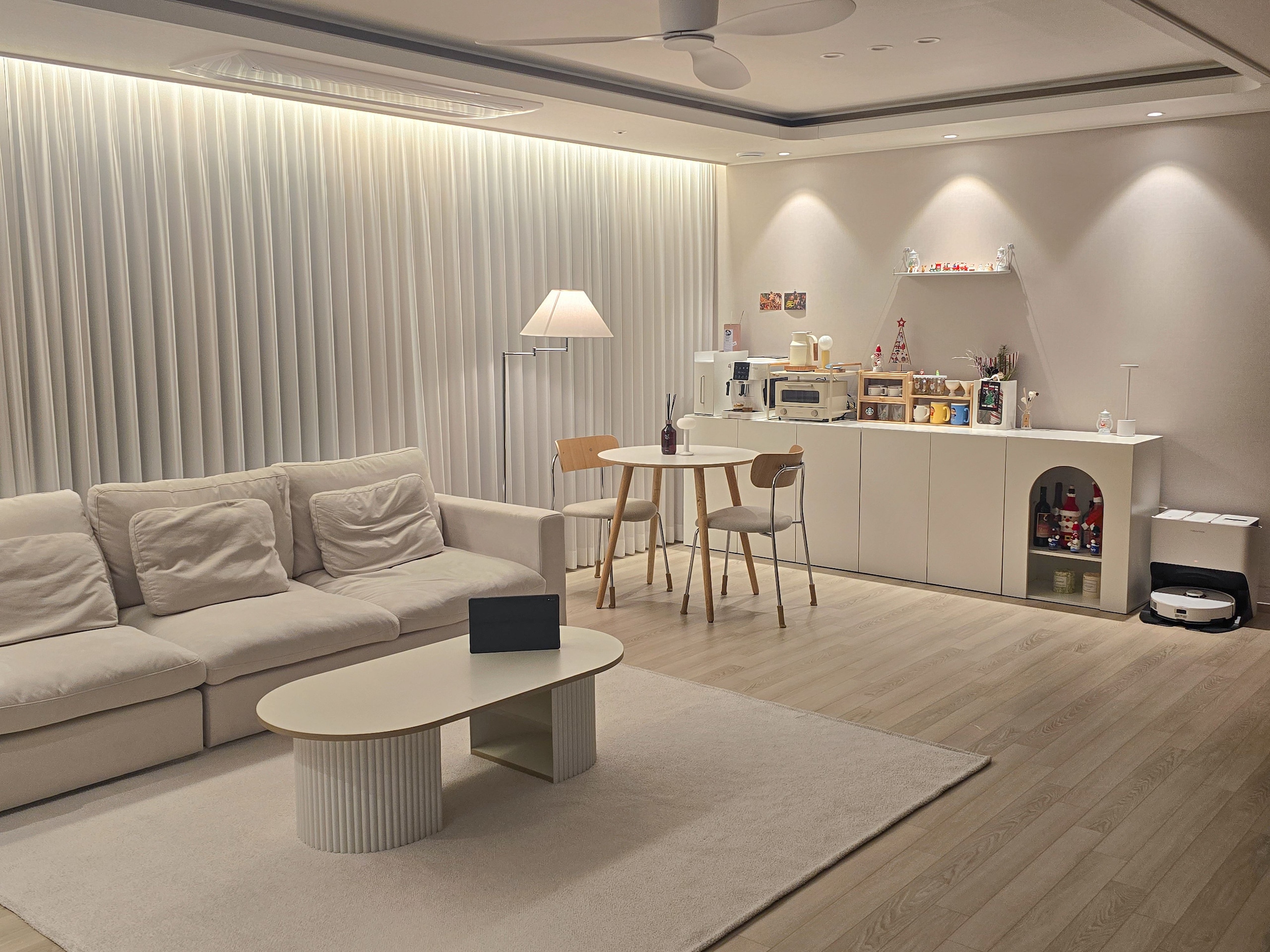 Sono Round Wood Dining Table user photo