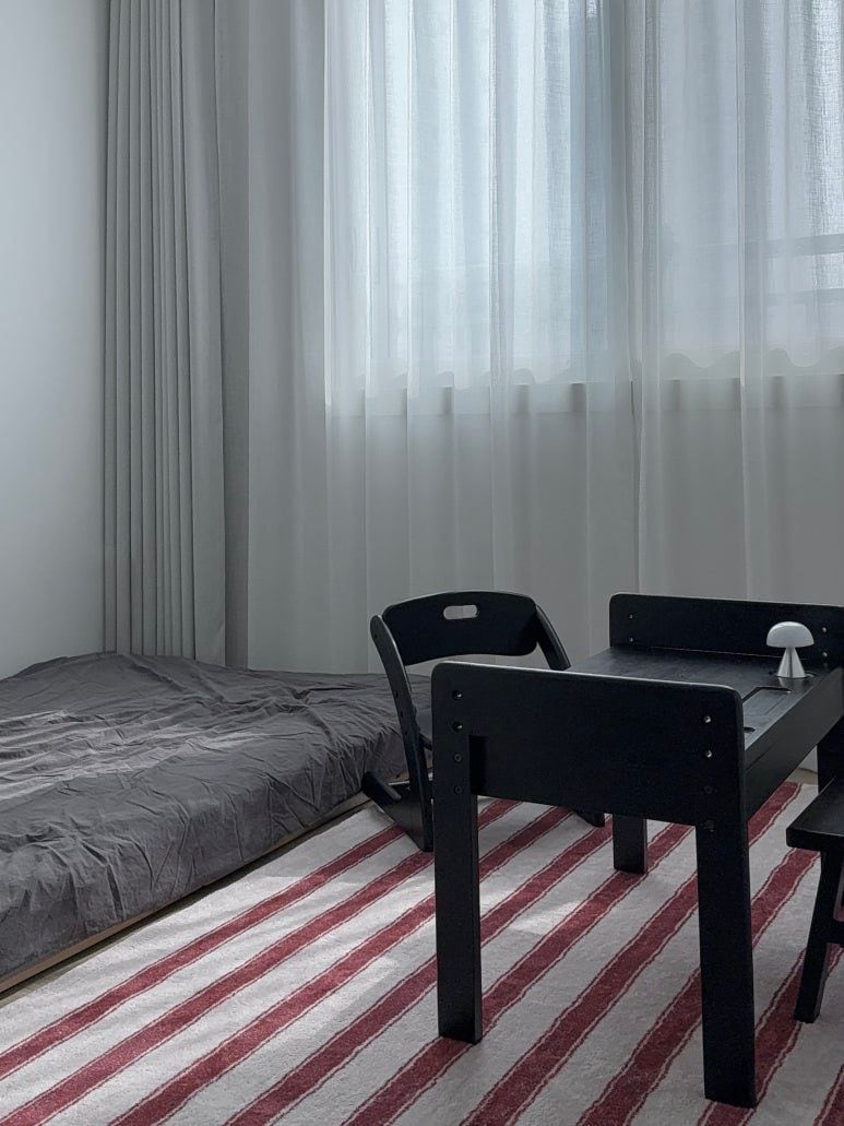 Red Stripe Pattern Rug user photo