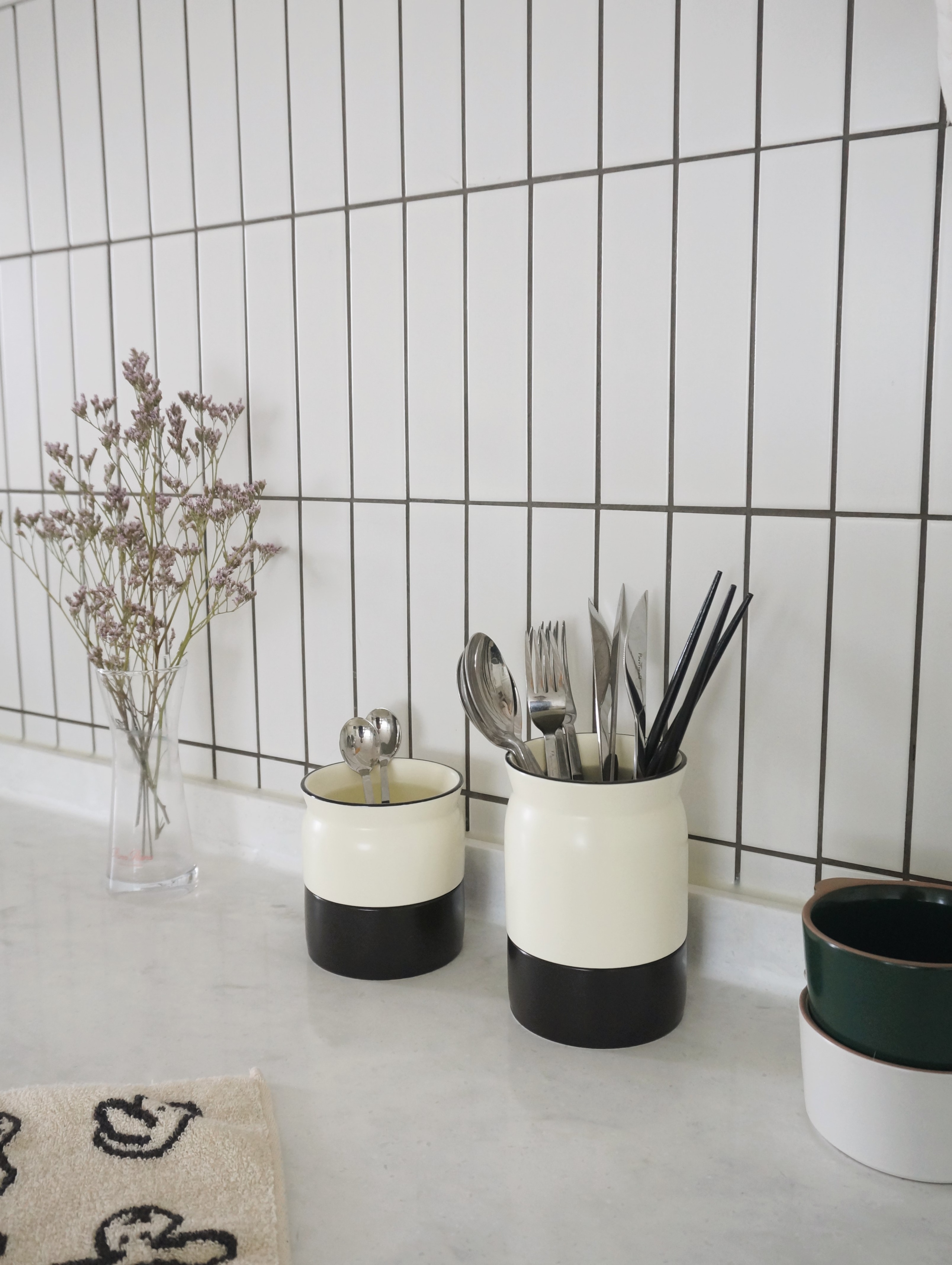 Two-Tone Self-Draining Ceramic Utensil Holders (Set of 2) user photo