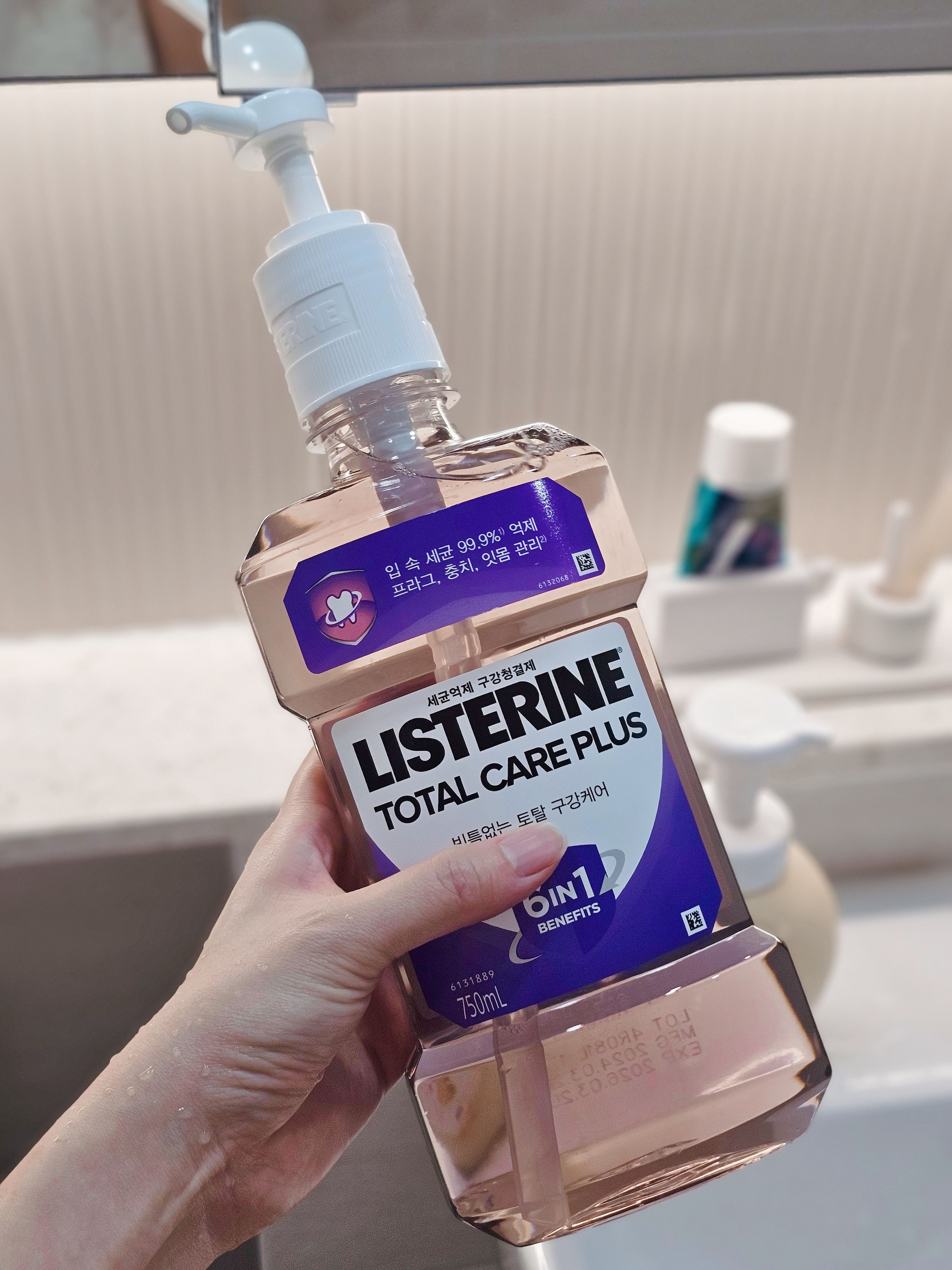 Easy Squeeze Toothpaste Dispenser user photo