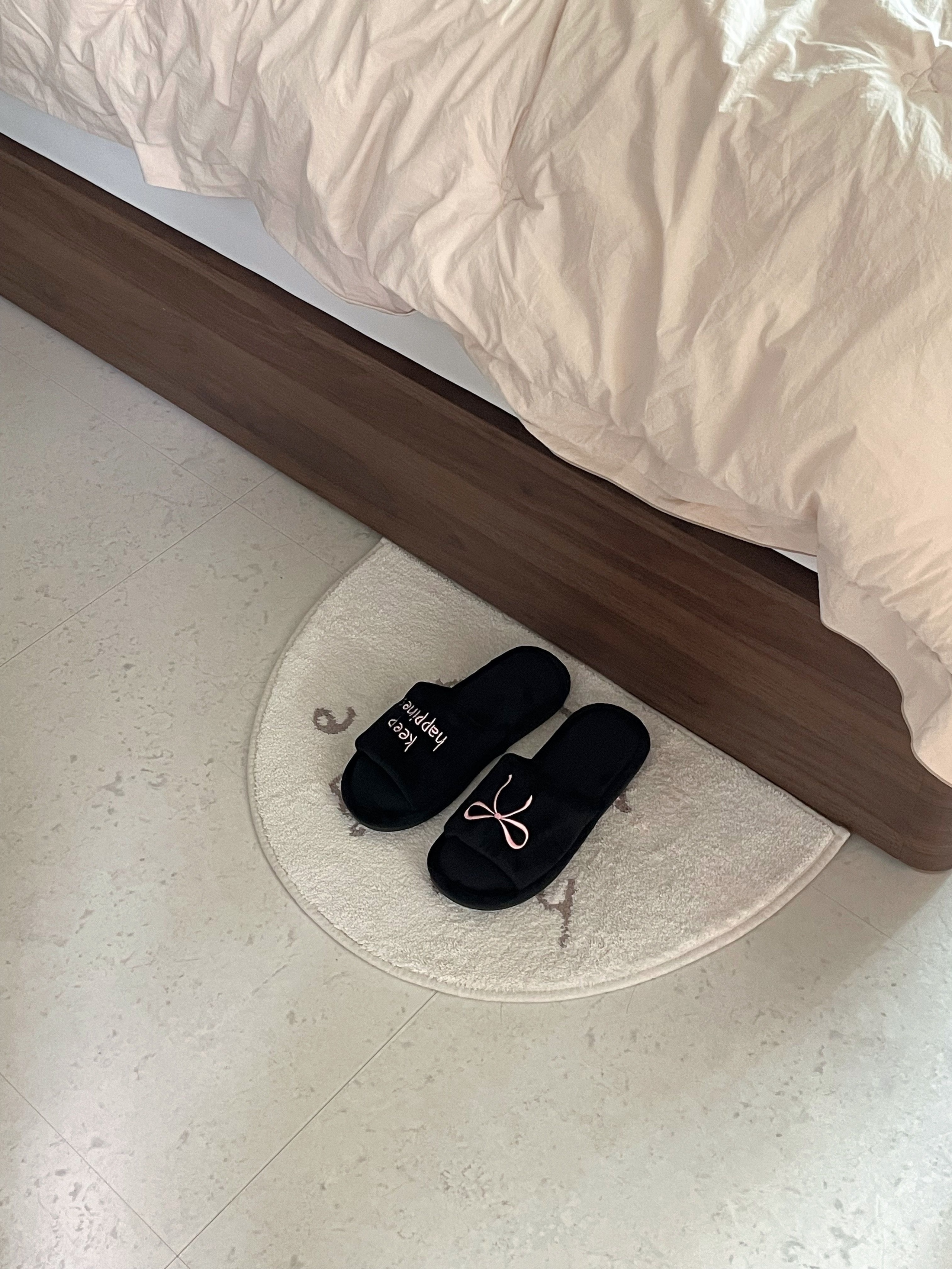 Soft Ribbon Home Slippers user photo