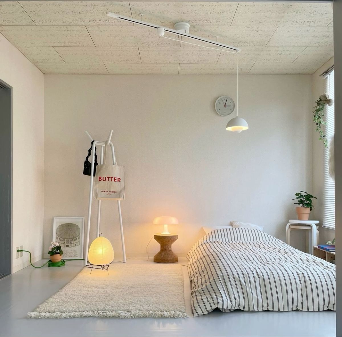 Nordic-Style Silent Wall Clock user photo