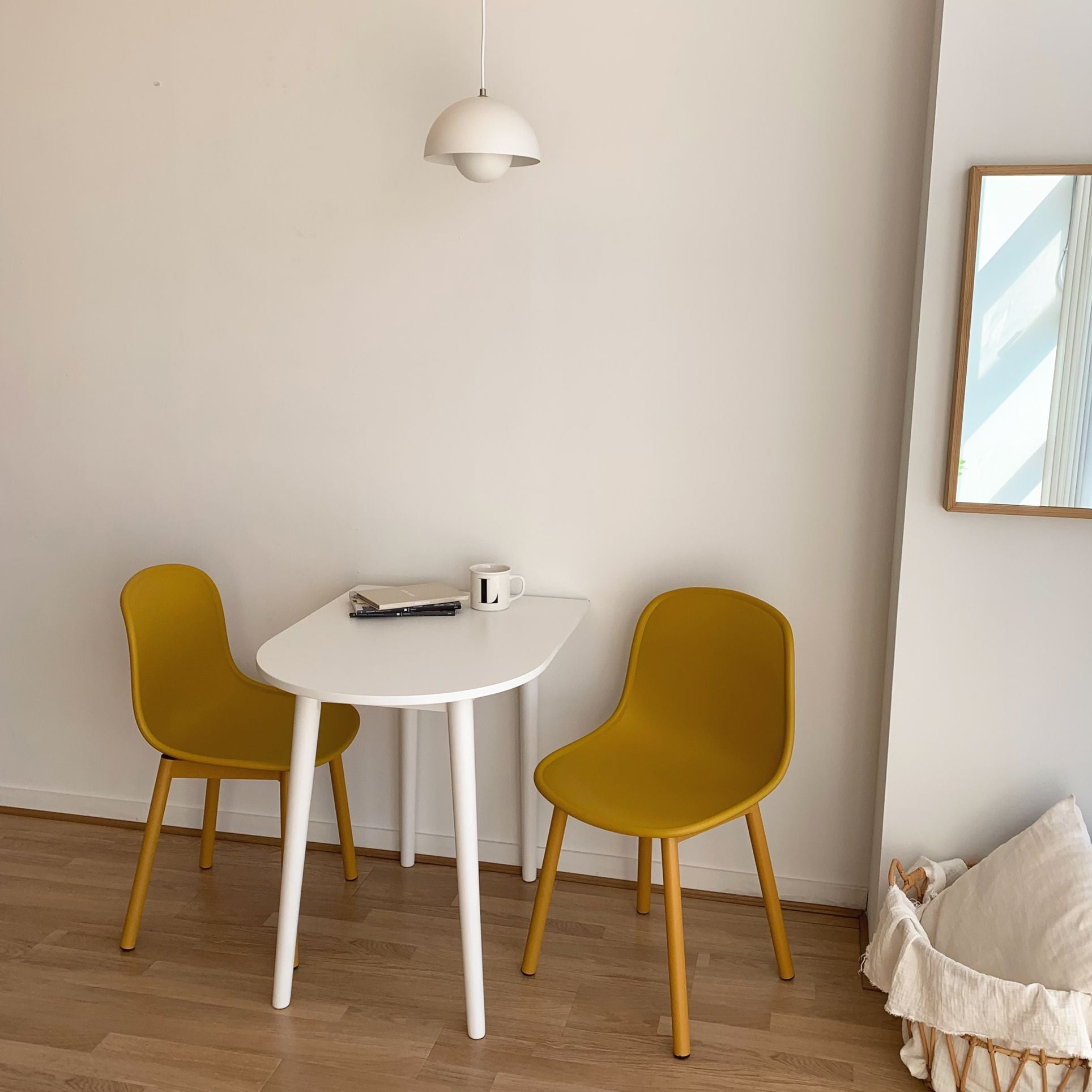 Daeun Damda HALF MOON 半楕円形 テーブル 80cm［2色］ ホワイト