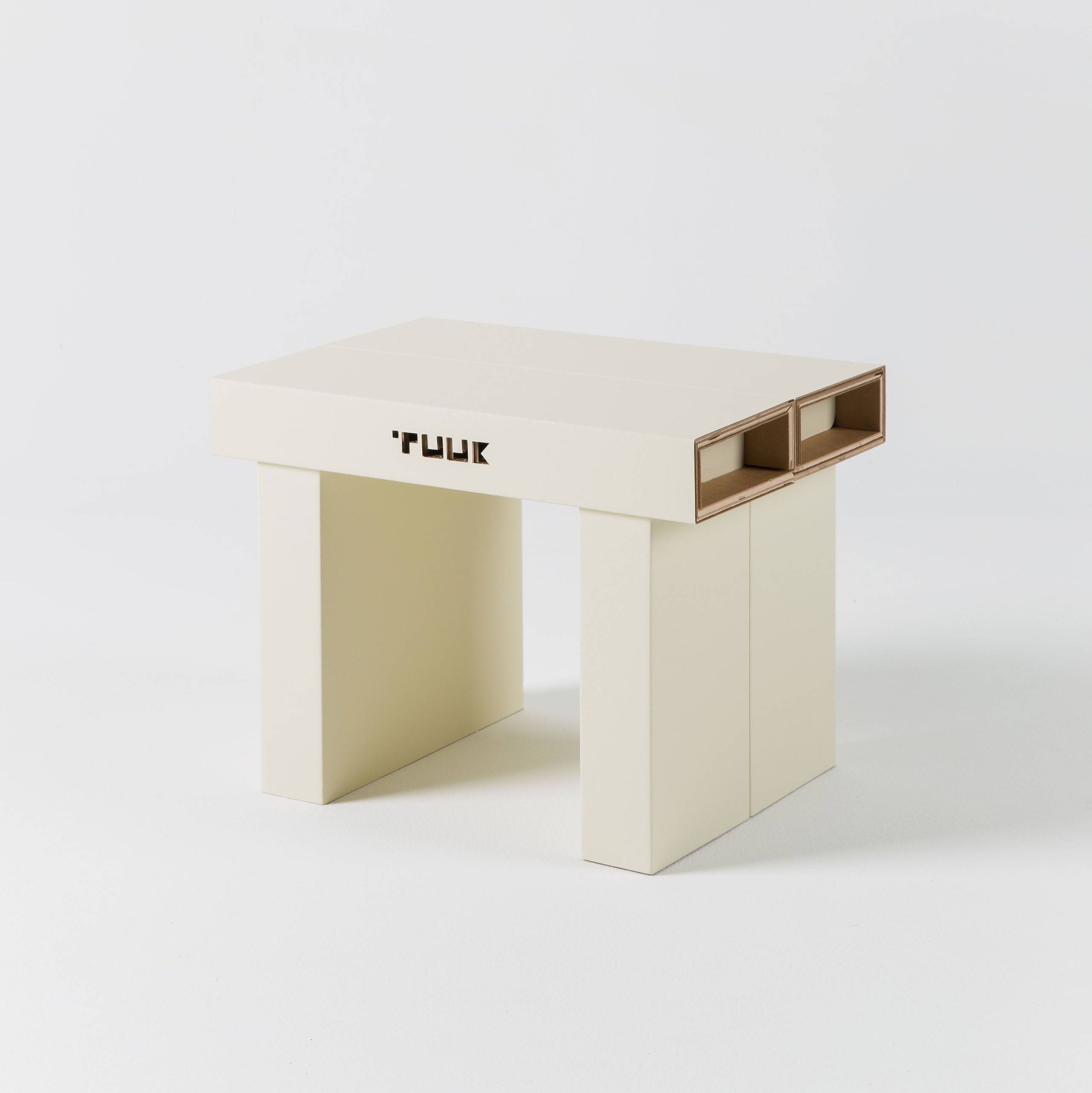 THINK OF THINGS CRAFT SQUARE STOOL 図工椅子［3色］ | スツール | Ohouse