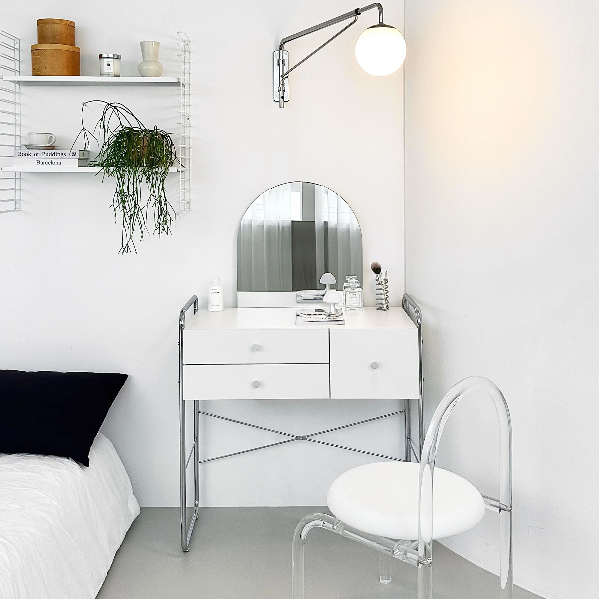 LIVING HIP SLEEK ミッドセンチュリーモダンコンソール収納ドレッサー