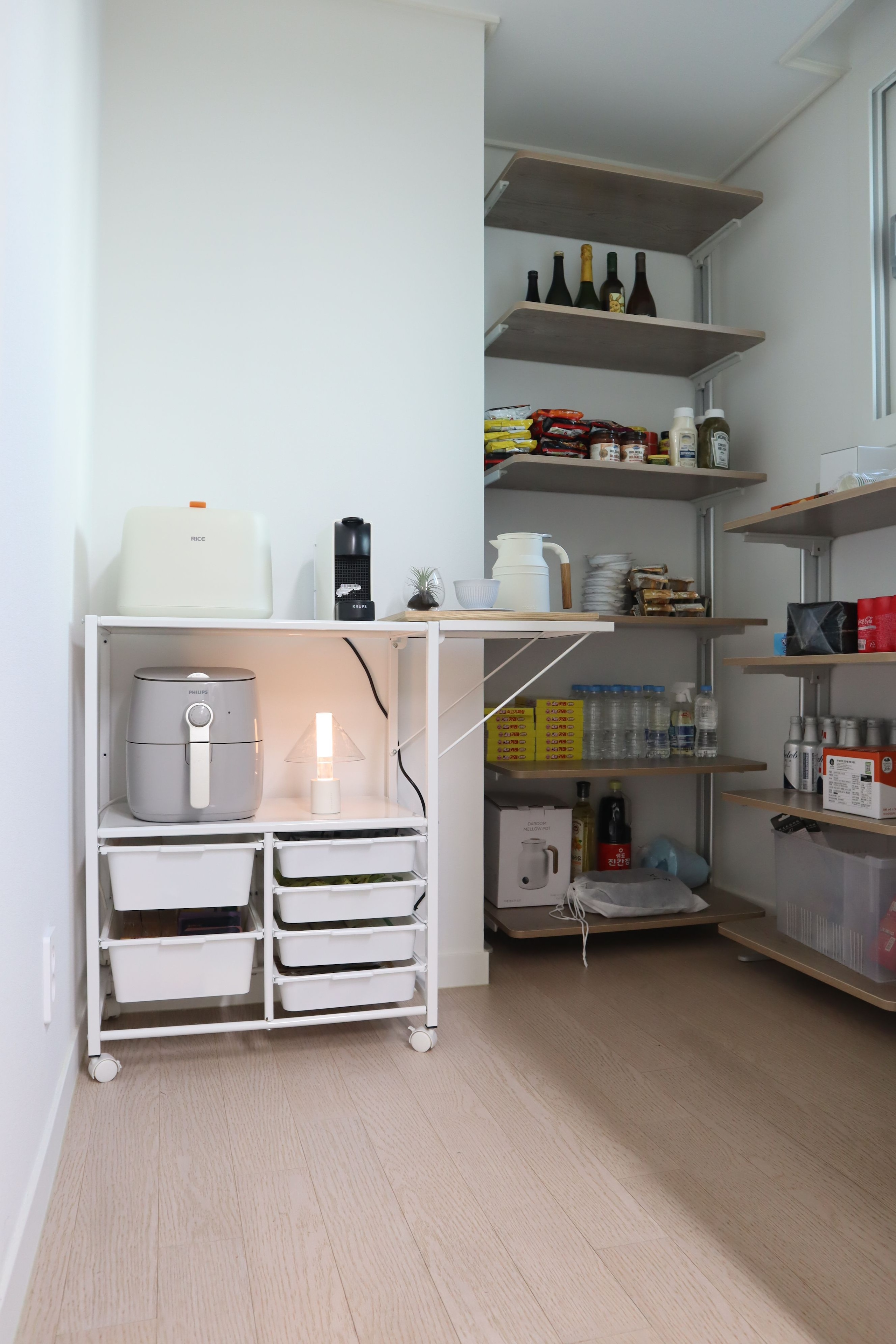 Expandable Rolling Microwave Storage Rack user photo