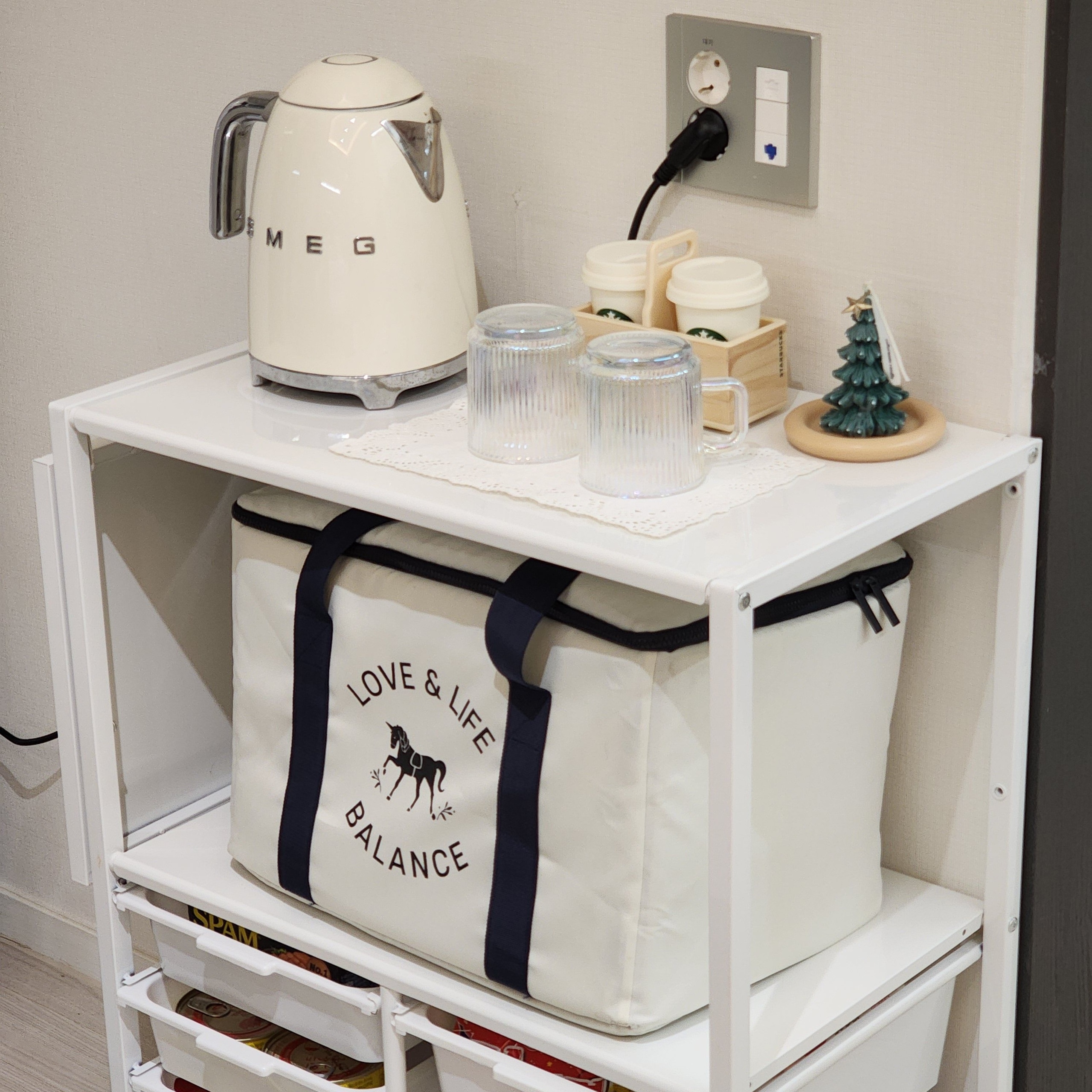 Expandable Rolling Microwave Storage Rack user photo