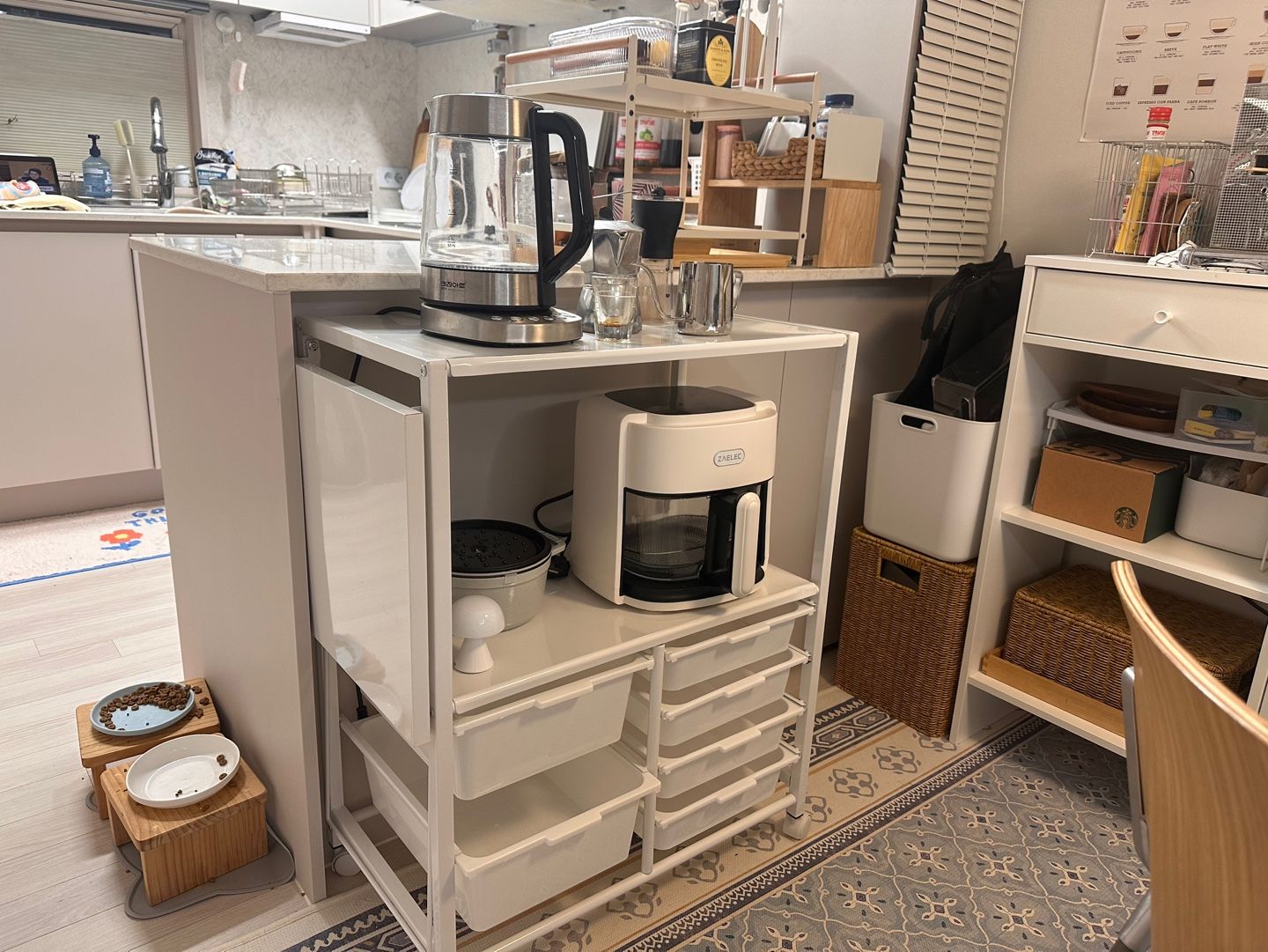 Expandable Rolling Microwave Storage Rack user photo